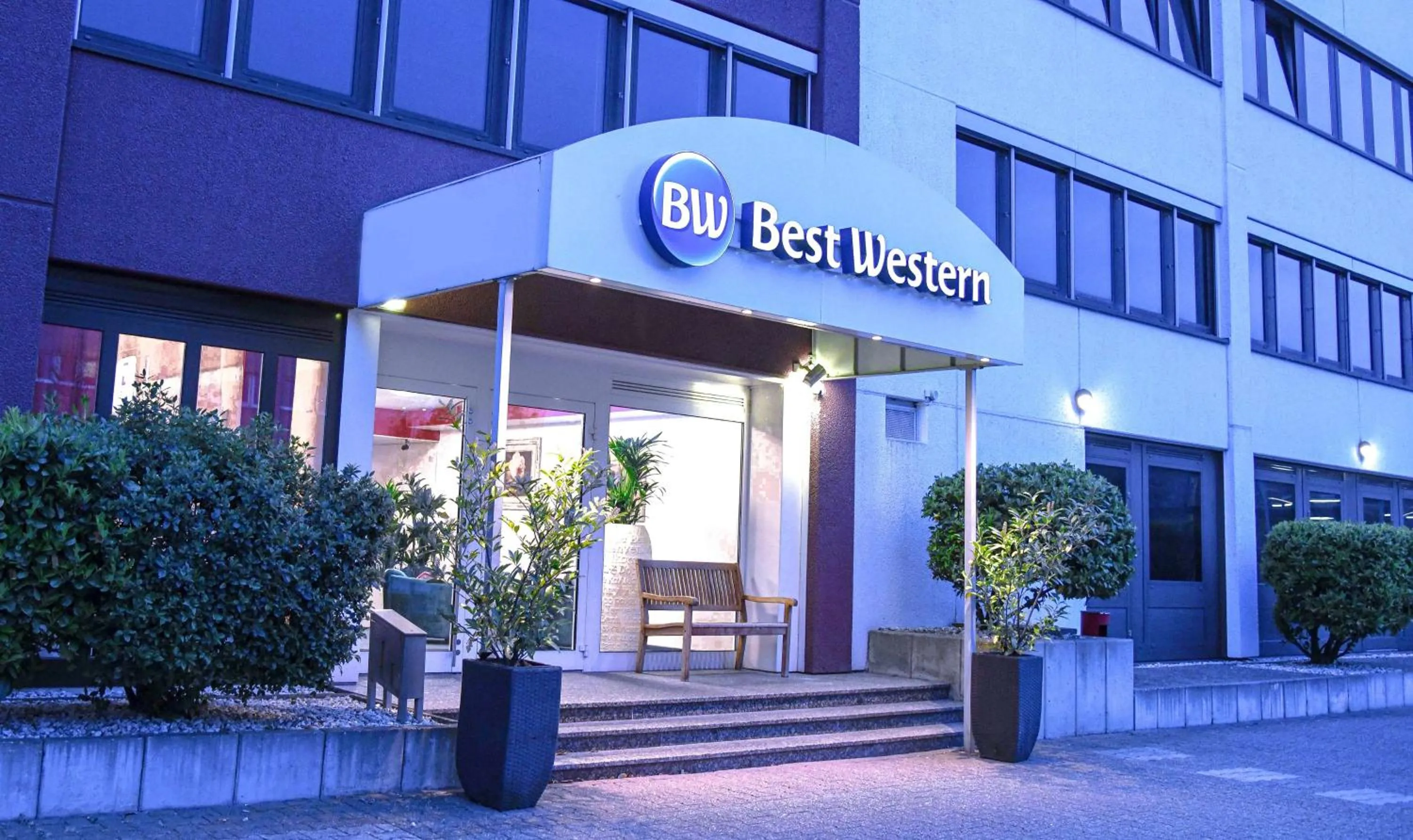 Property building in Best Western Comfort Business Hotel Düsseldorf-Neuss