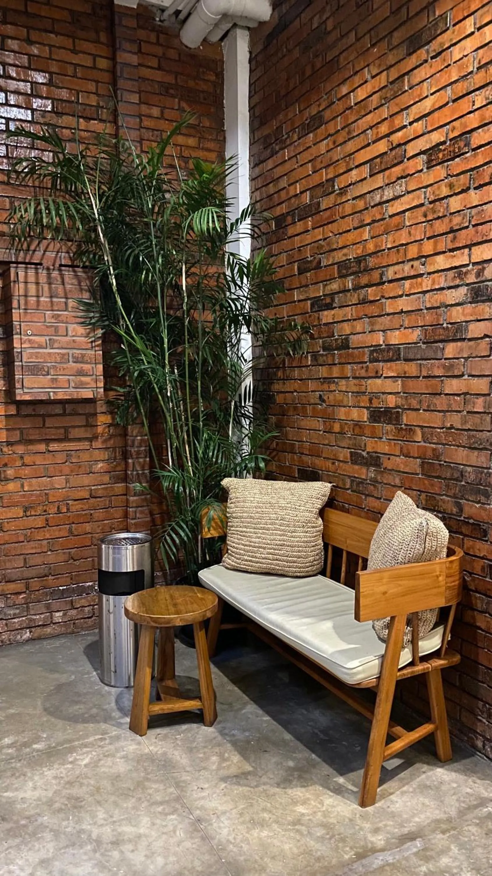 Seating area in Rumanami Residence