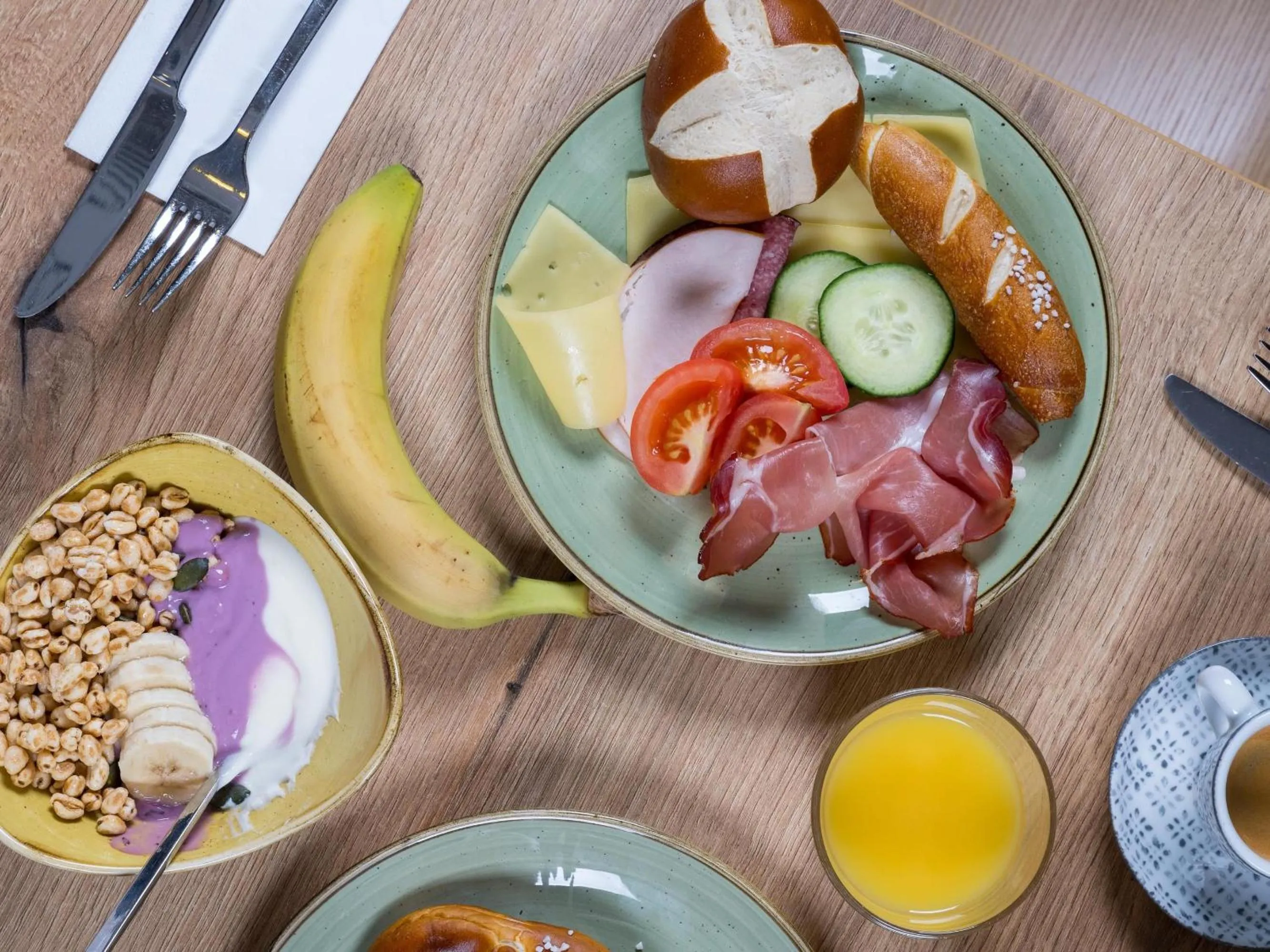 Breakfast in Garner Hotel Erlangen Süd by IHG