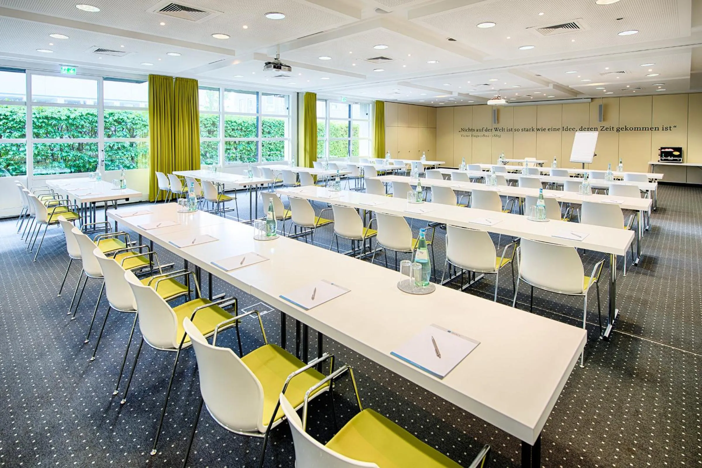 Meeting/conference room in Garner Hotel Erlangen Süd by IHG