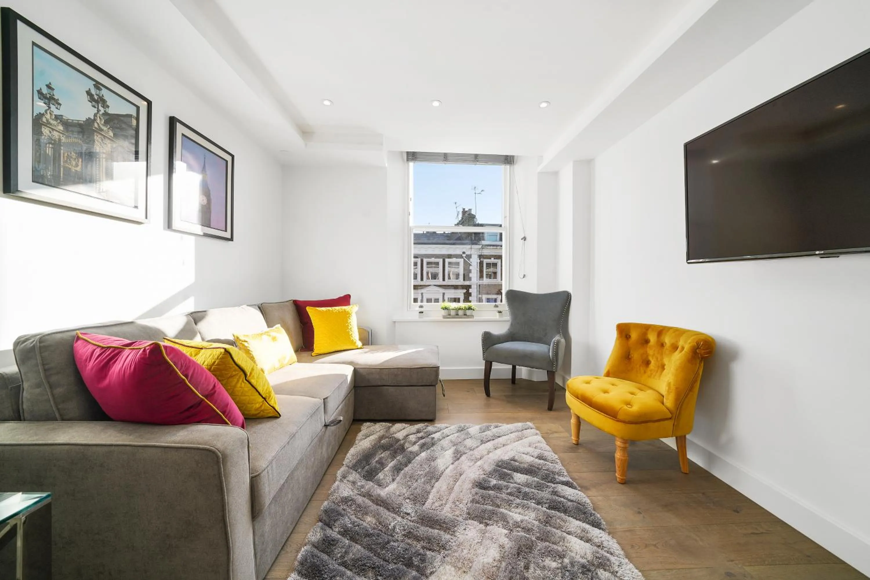 Communal lounge/ TV room in City Prime Apartments