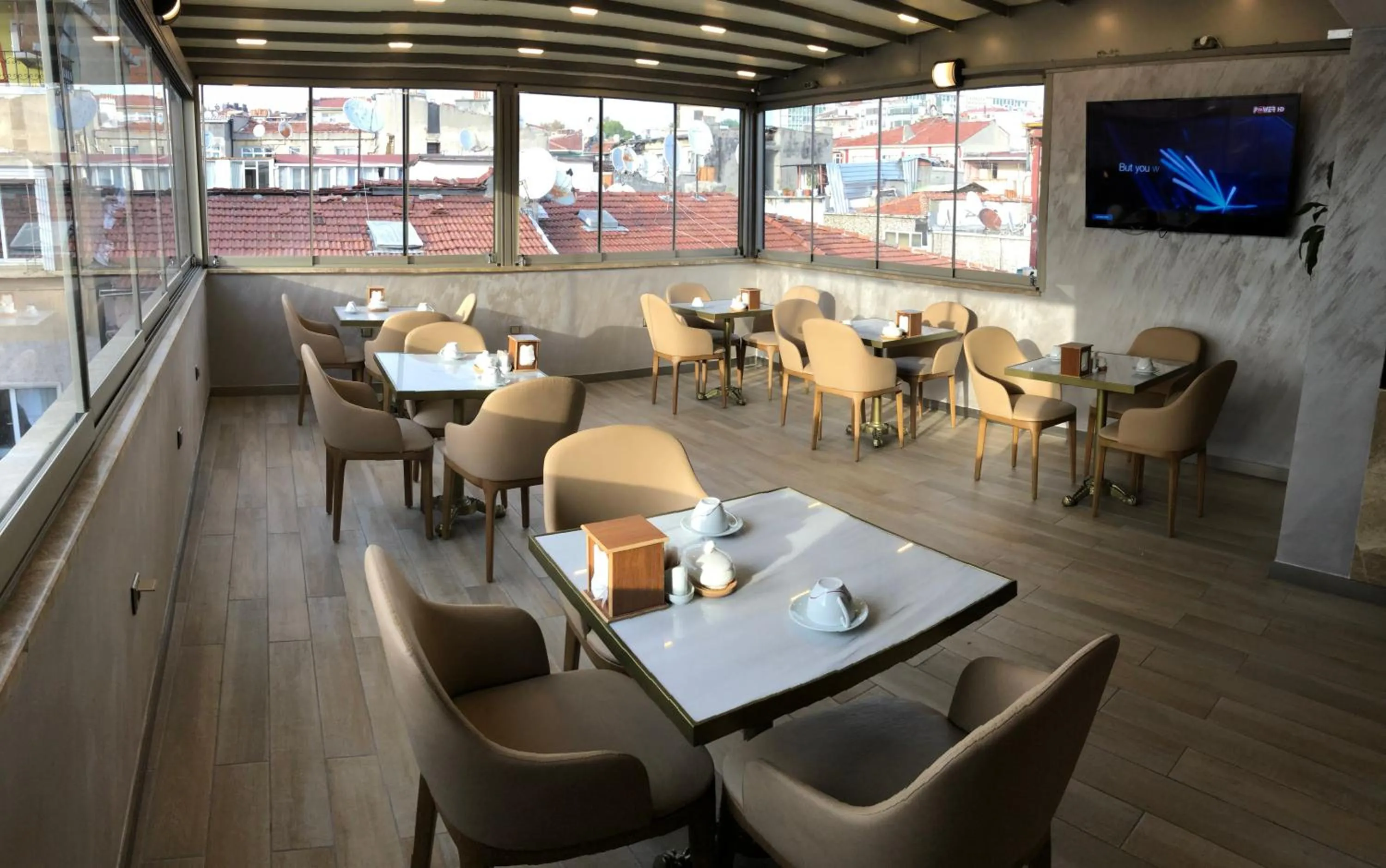 Restaurant/places to eat in X-NELLYİ HOTEL