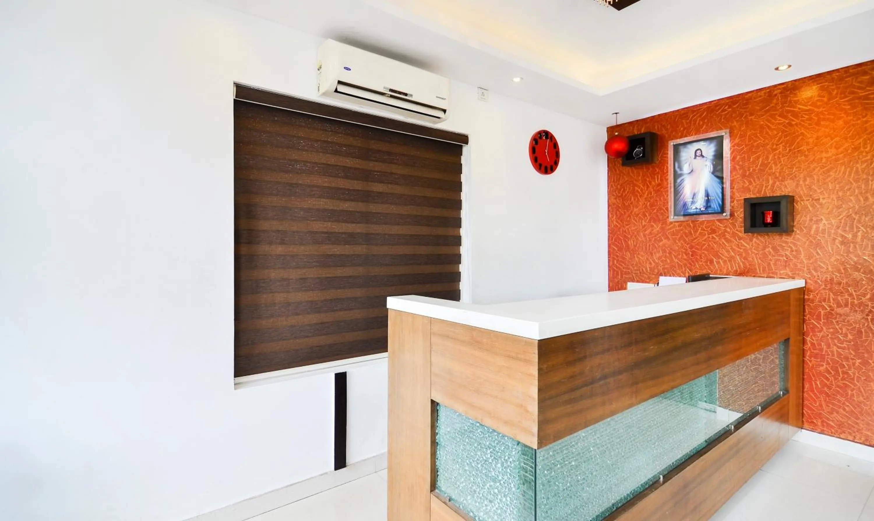 Lobby or reception in Itsy Hotels Platinum Inn