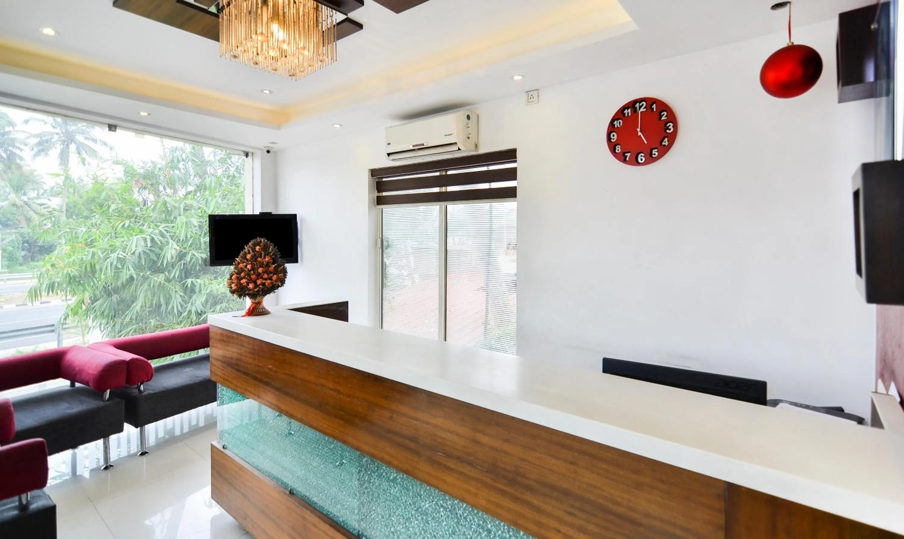 Lobby or reception in Itsy Hotels Platinum Inn