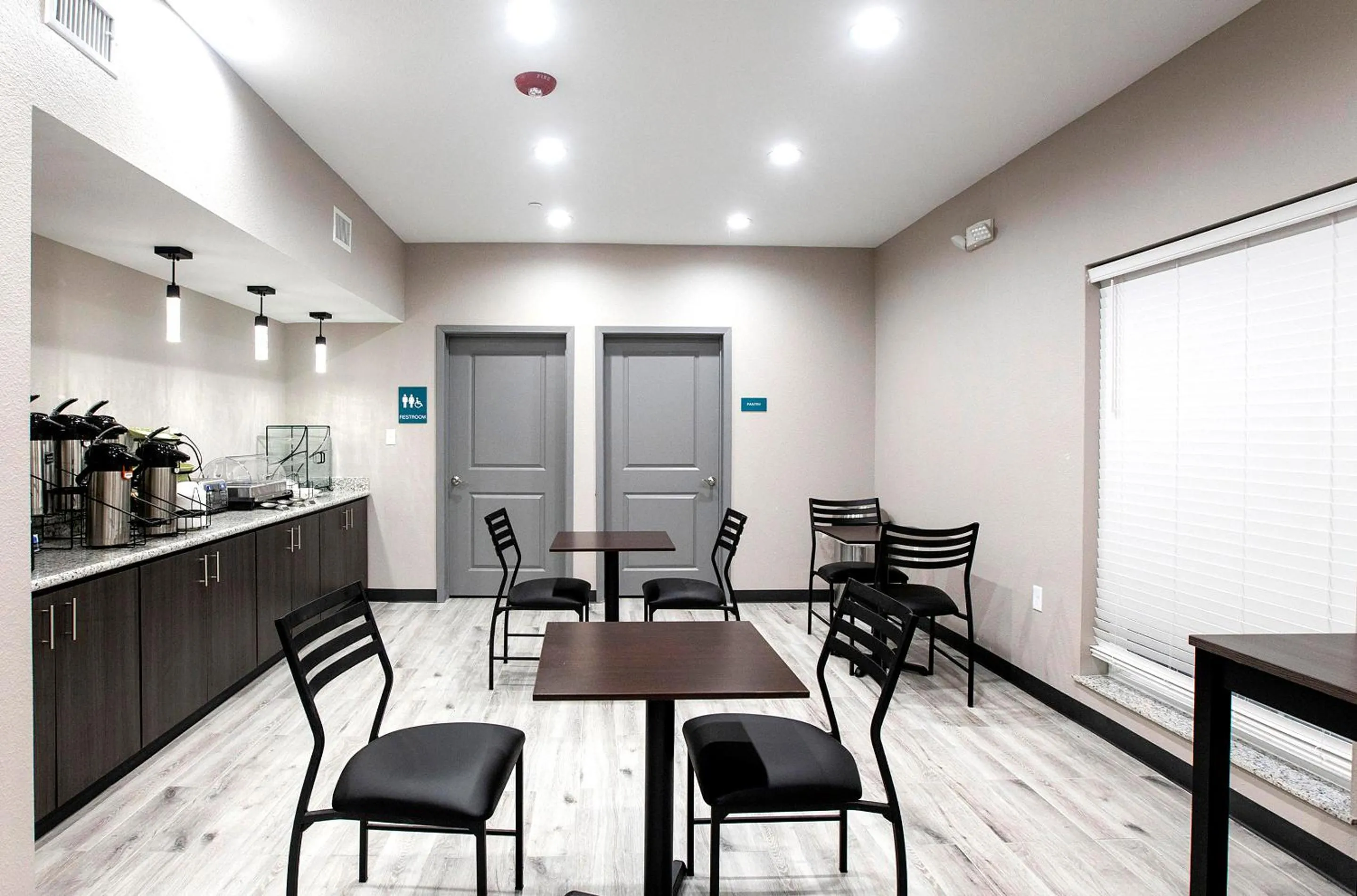 Breakfast in Express Inn