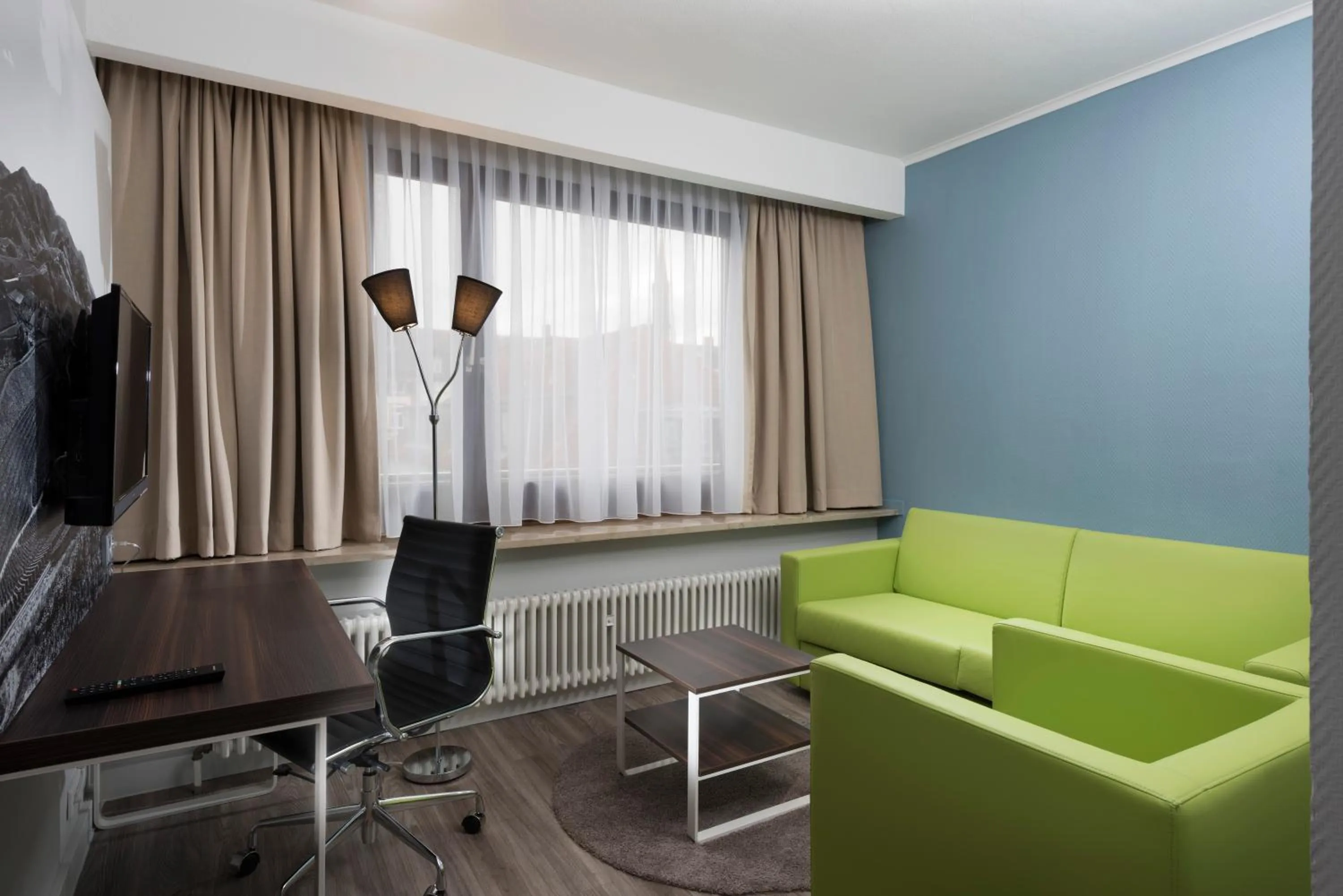 Photo of the whole room in ibis Styles Offenburg City