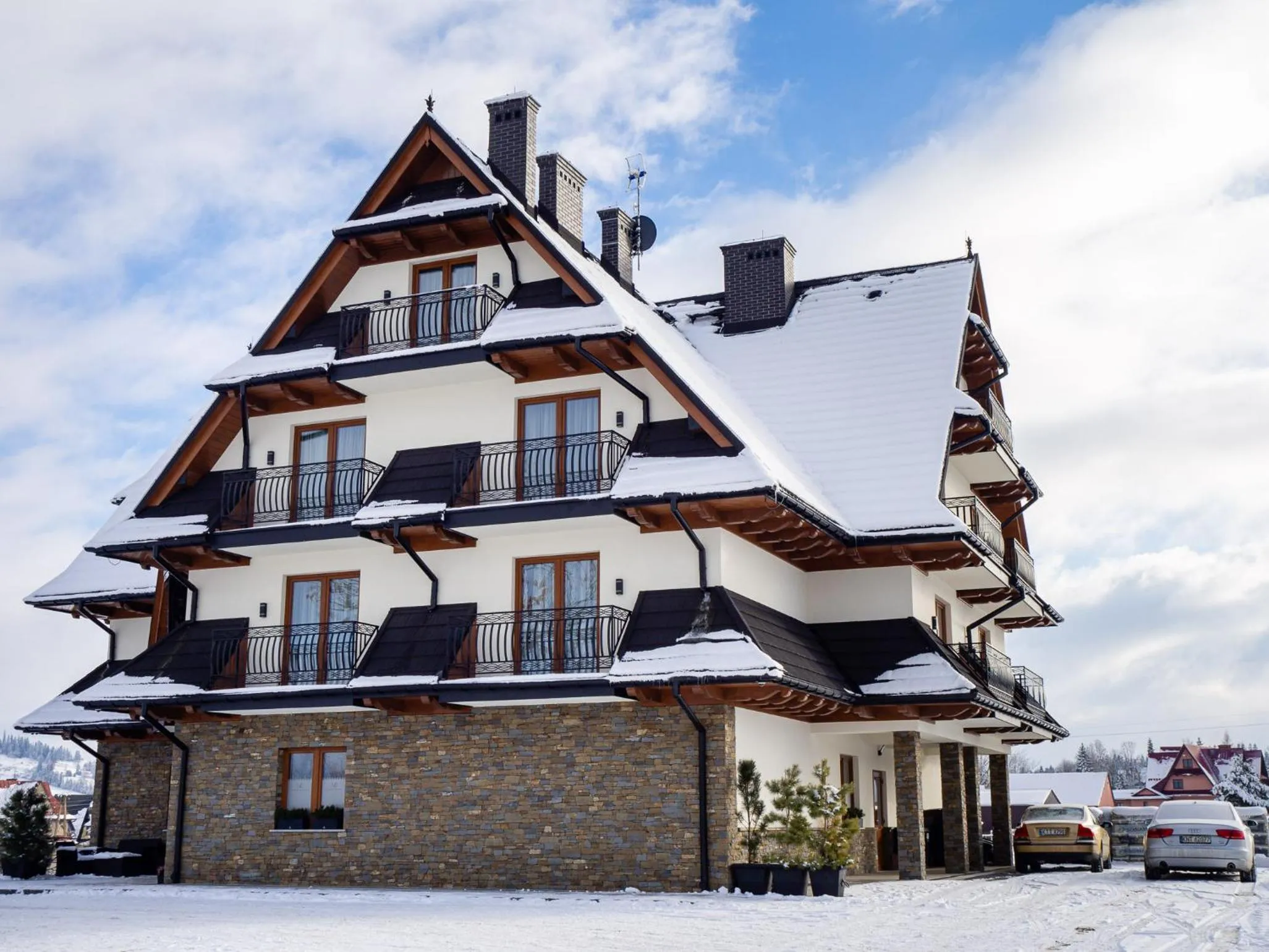 Property building in Rezydencja Markowy Dworek