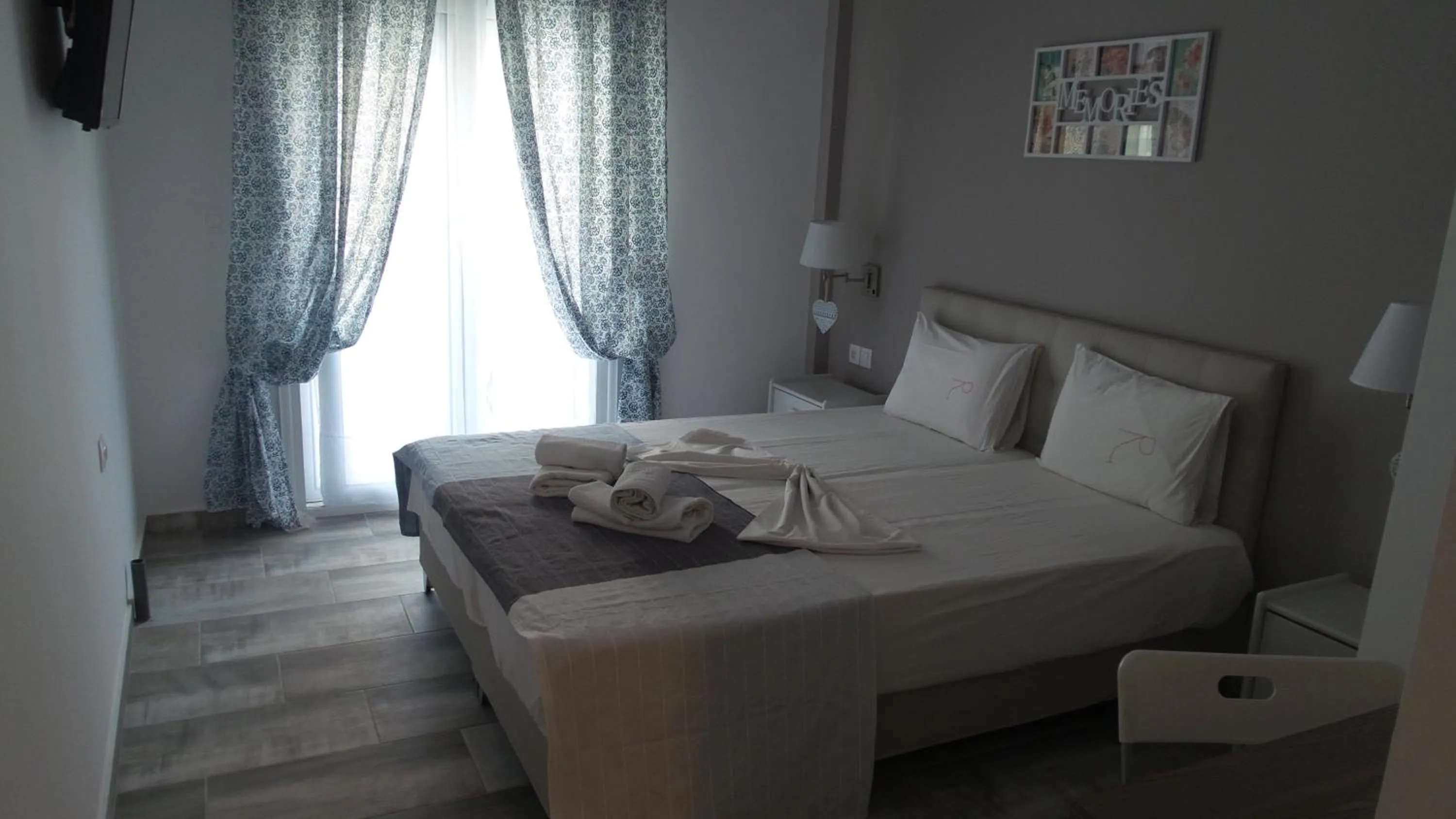 Double Room with Balcony and Sea View in House Roula