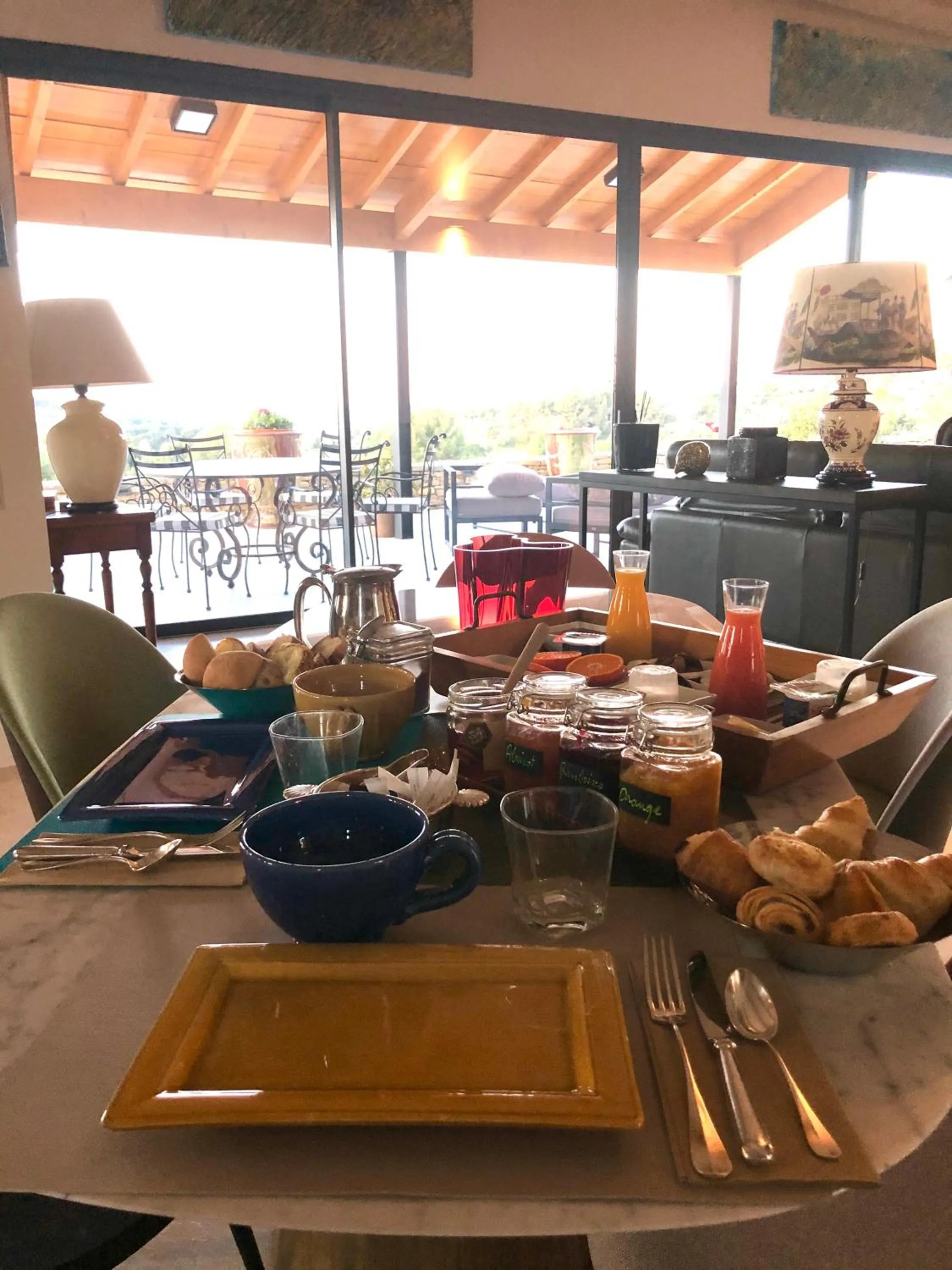 Breakfast in VILLA PADI La Cadière d'Azur