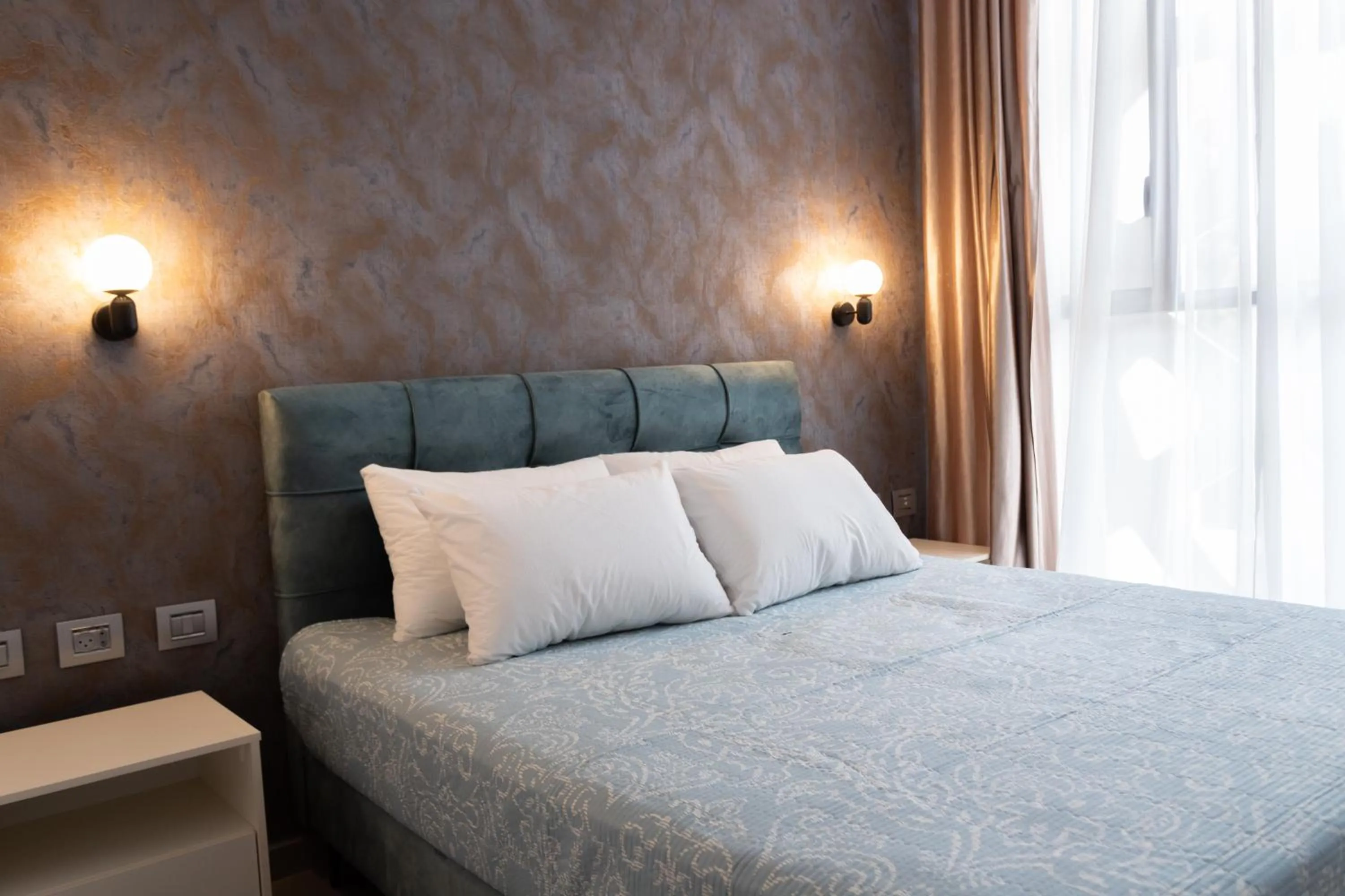 Bedroom, Bed in Amwaj Apartments