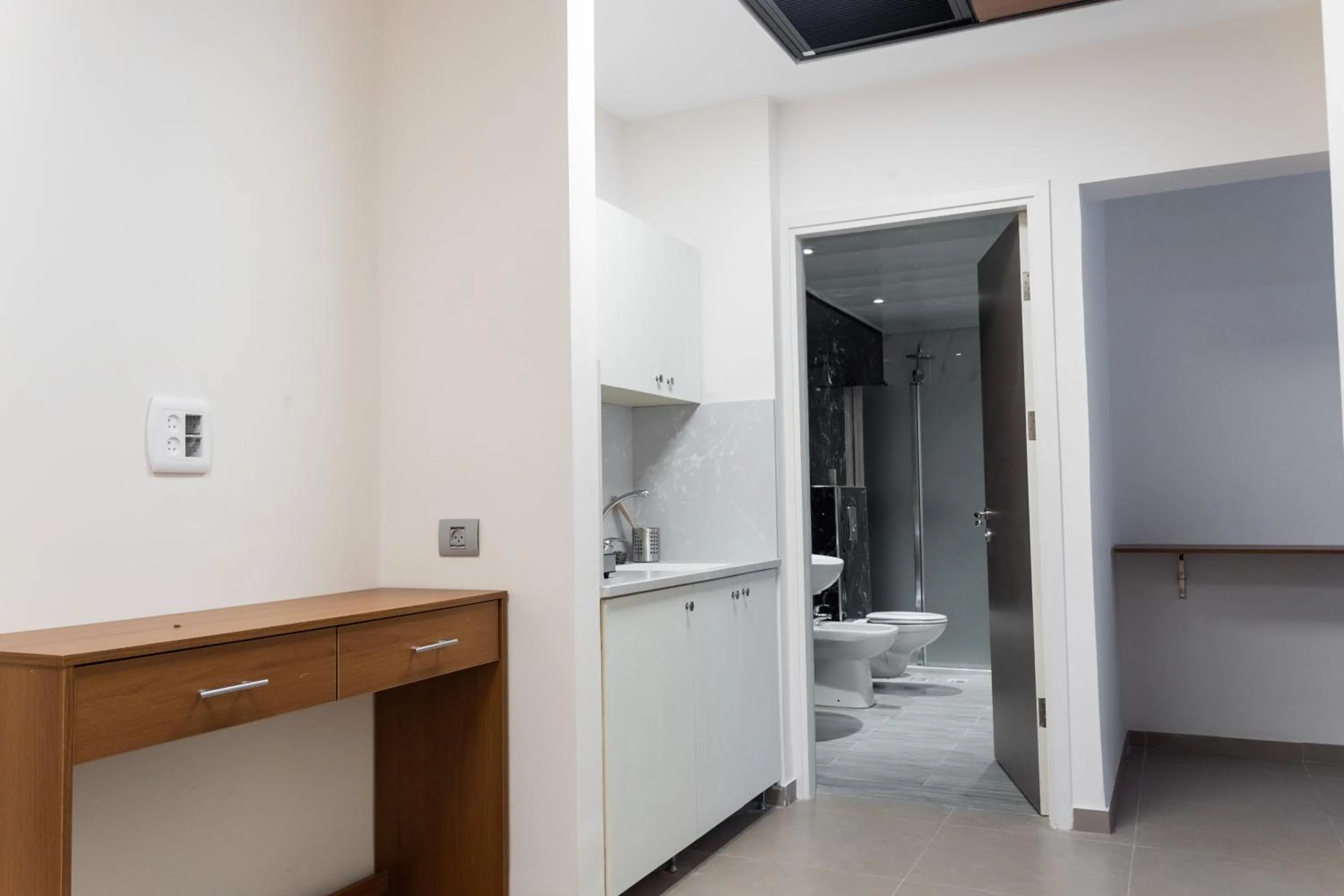 TV and multimedia in Amwaj Apartments