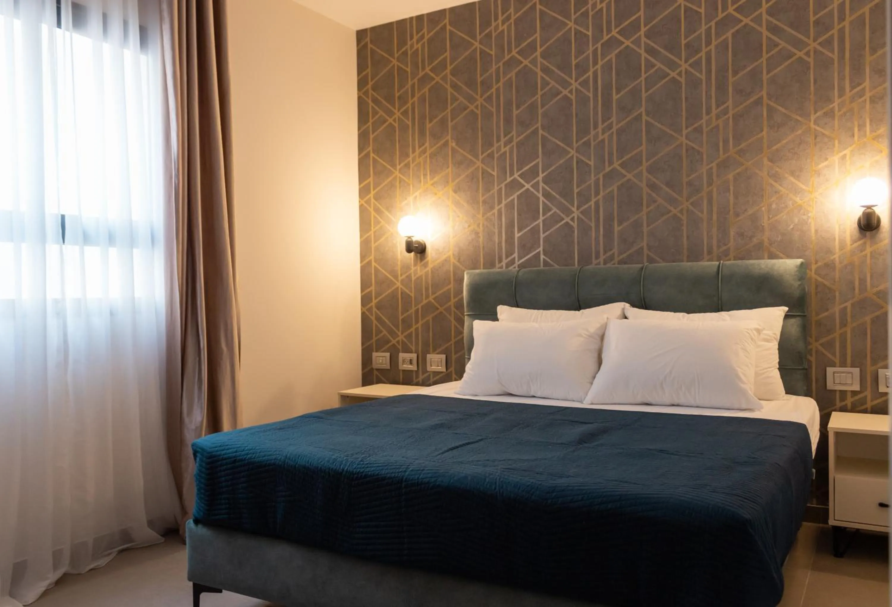 Bedroom, Bed in Amwaj Apartments