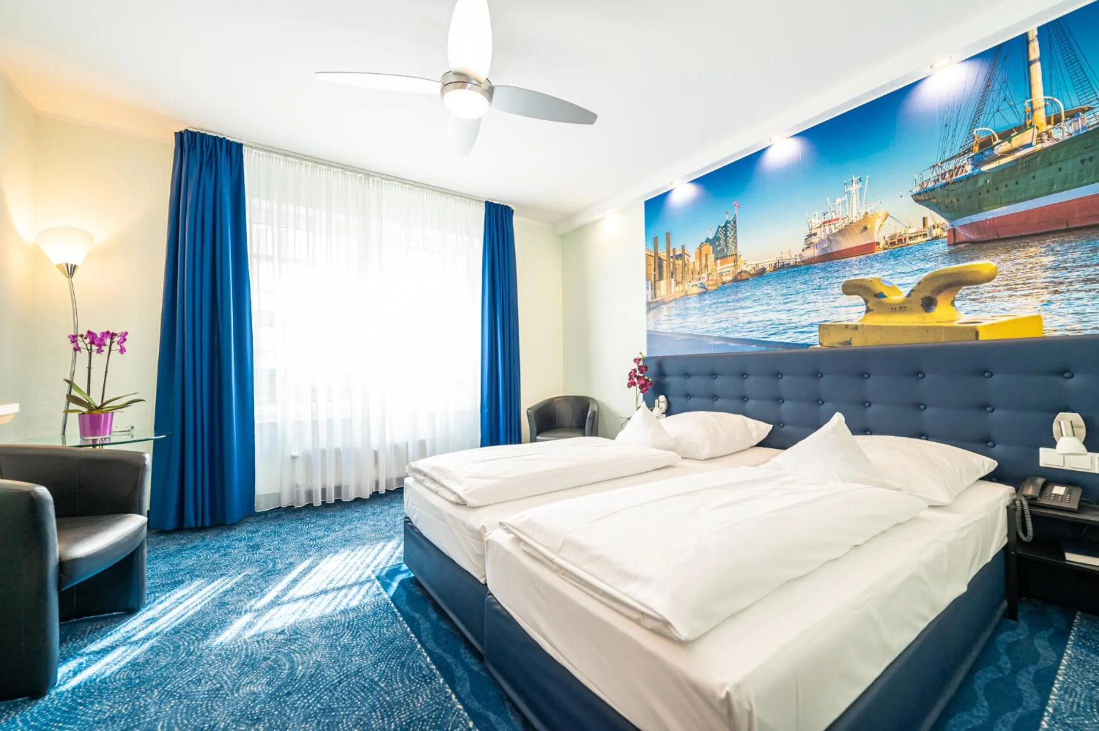 Bed in Hotel Hanseport Hamburg