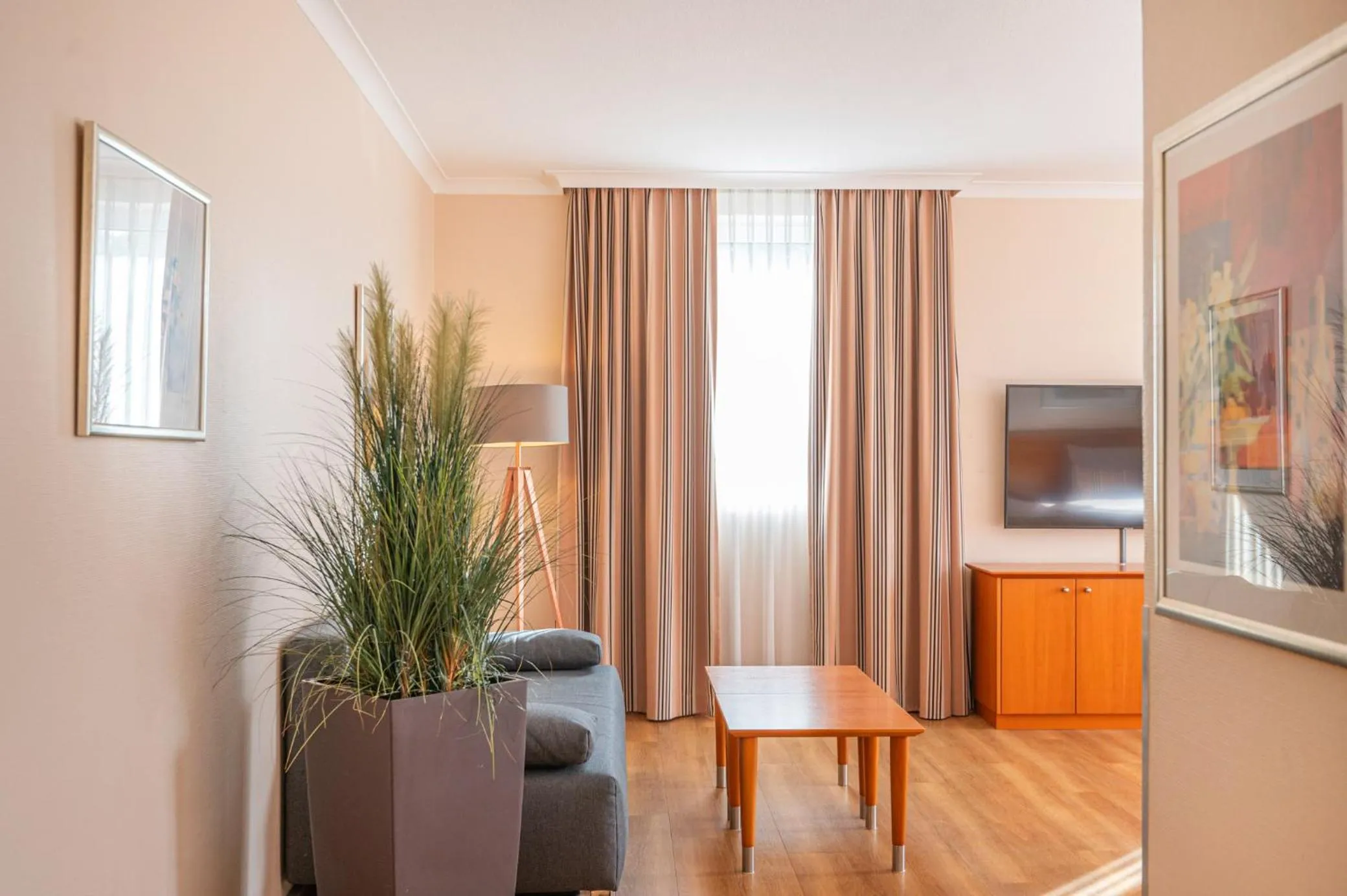 Photo of the whole room in PhiLeRo Hotel Köln