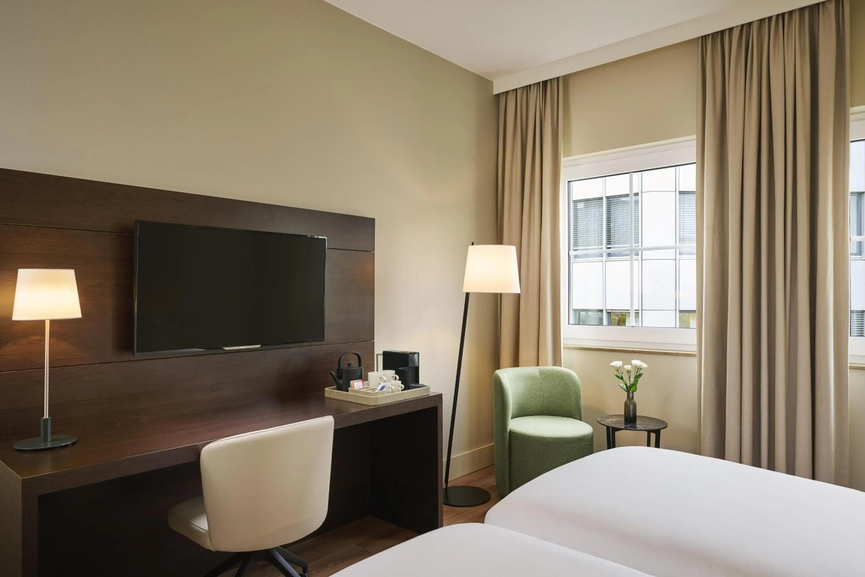 Bedroom, Bed in NH Düsseldorf Königsallee