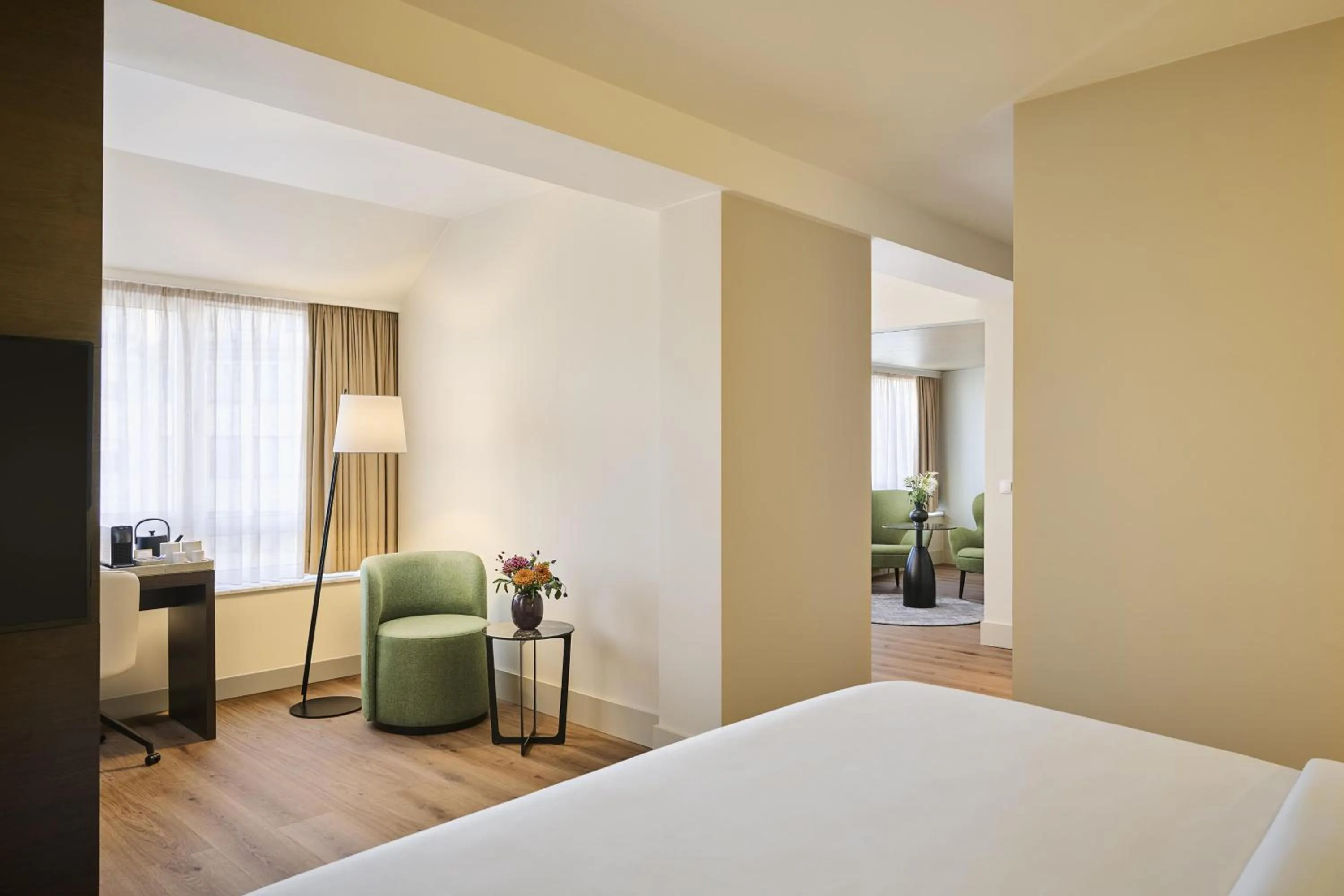 Bedroom, Bed in NH Düsseldorf Königsallee