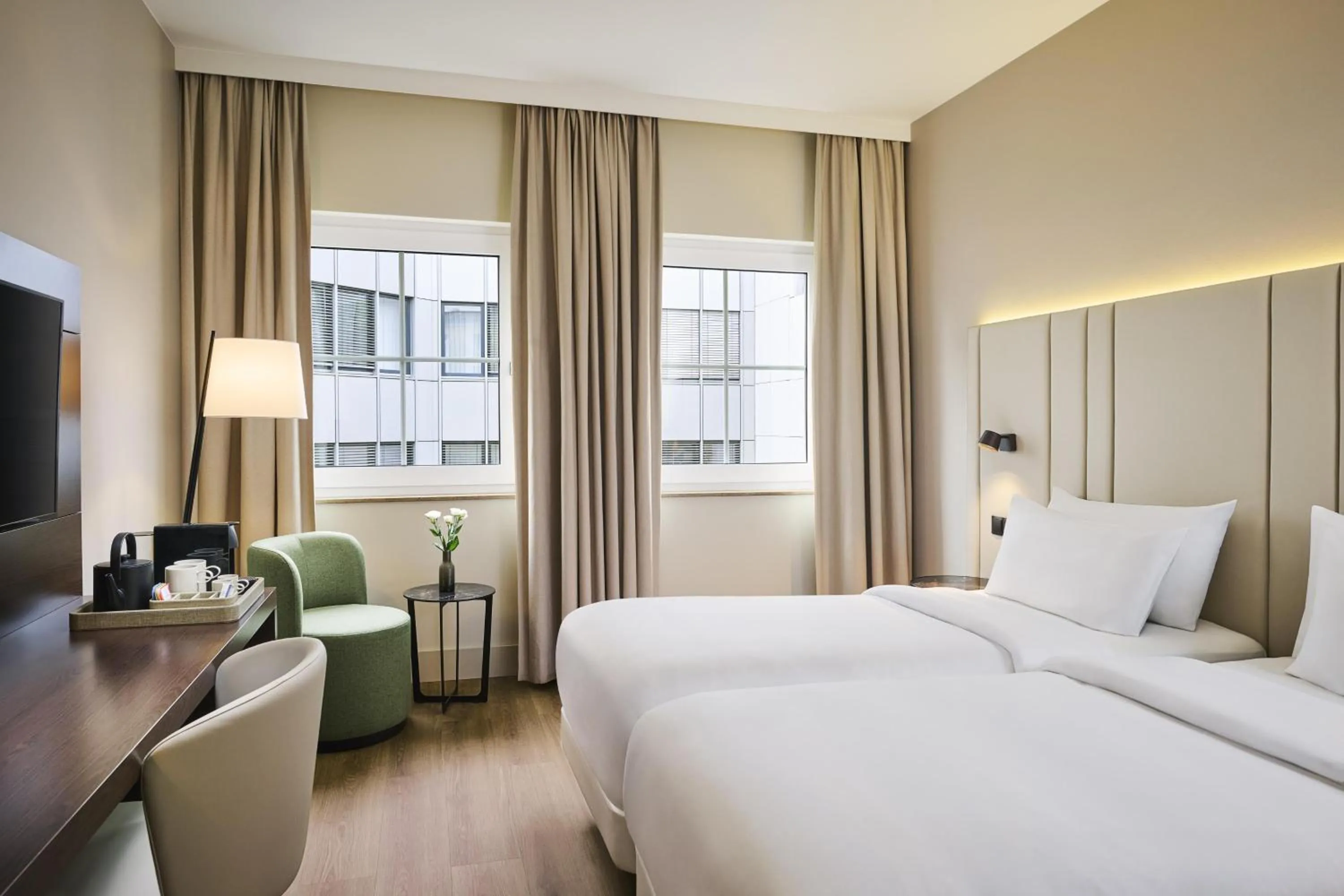 Bedroom, Bed in NH Düsseldorf Königsallee