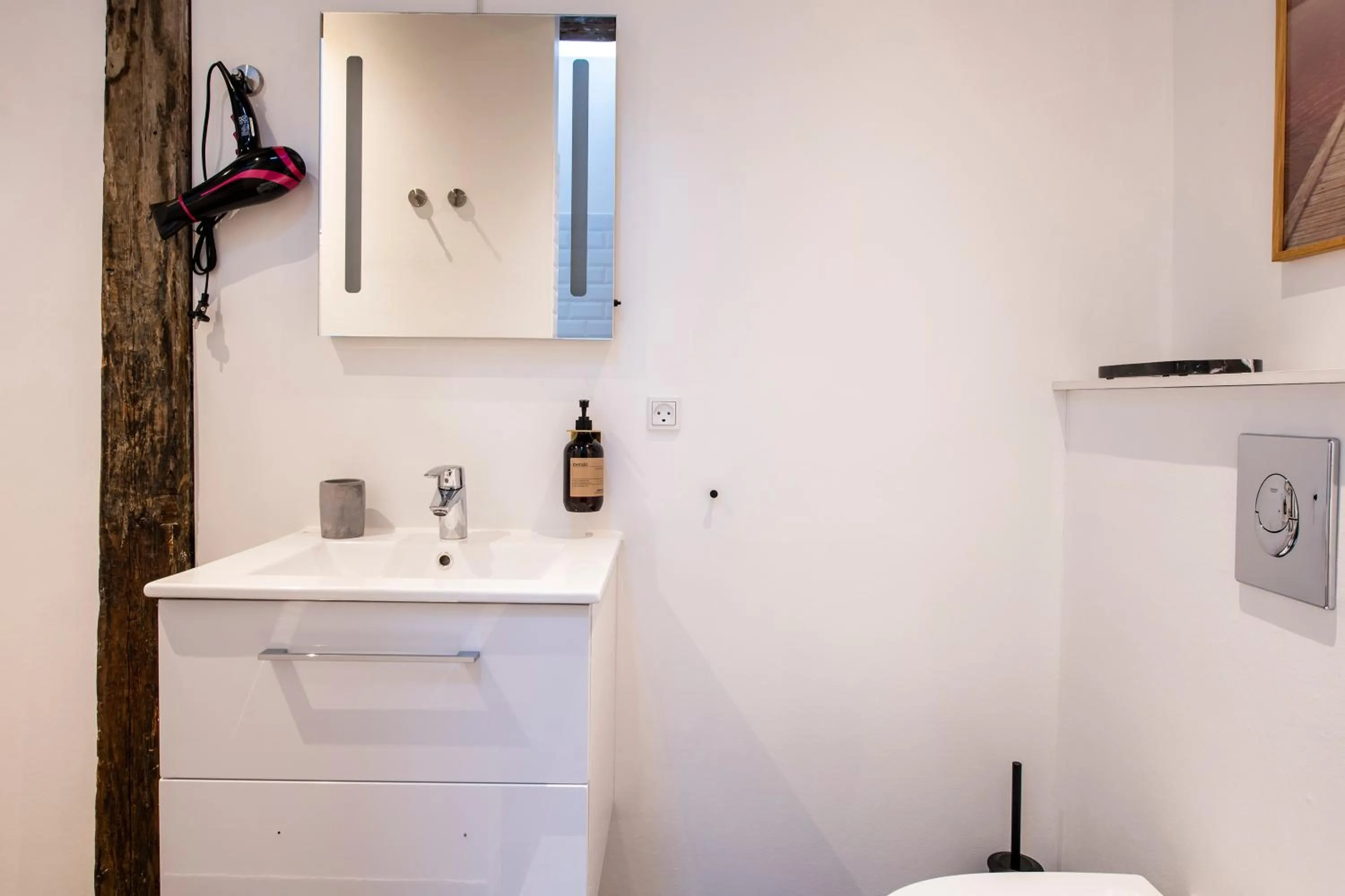 Bathroom in Town Hall Penthouse by Daniel&Jacob's