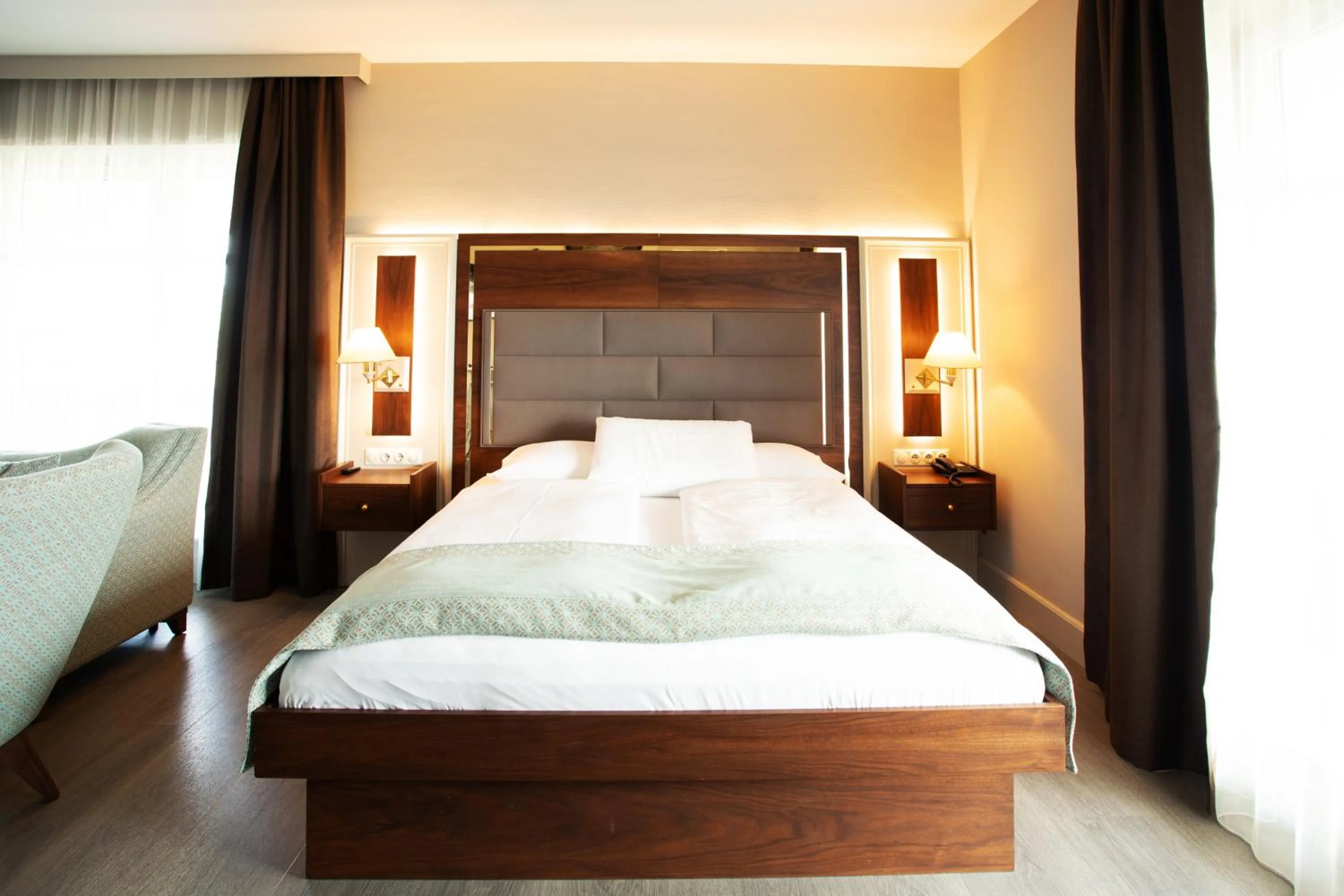 Photo of the whole room, Bed in City Hotel Frankfurt Bad Vilbel