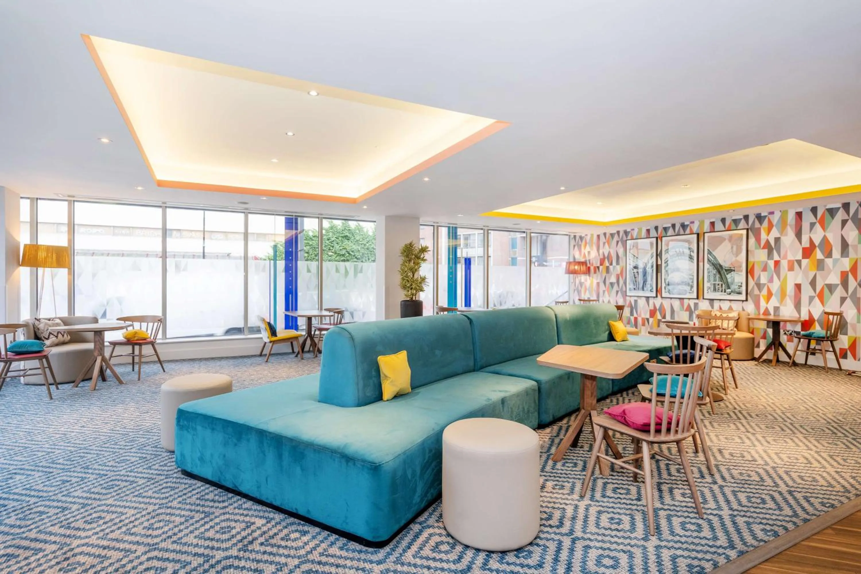 Lobby or reception in Hampton by Hilton Sheffield