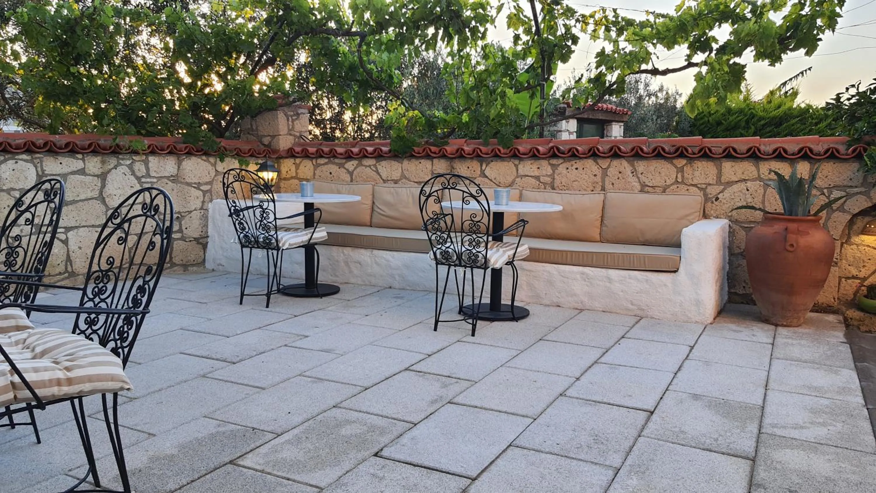 Seating area in Adelfia Hotel