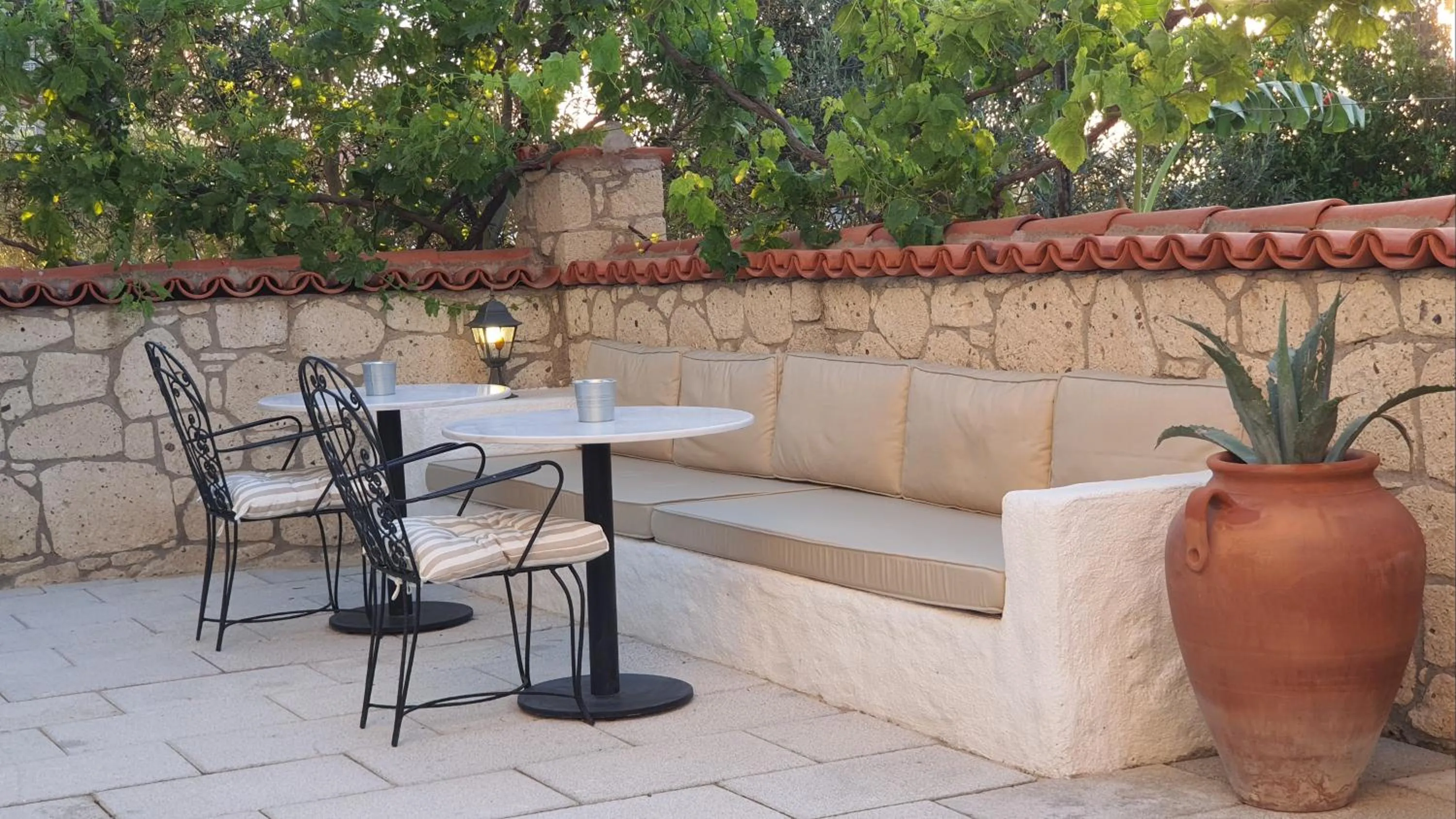 Garden in Adelfia Hotel