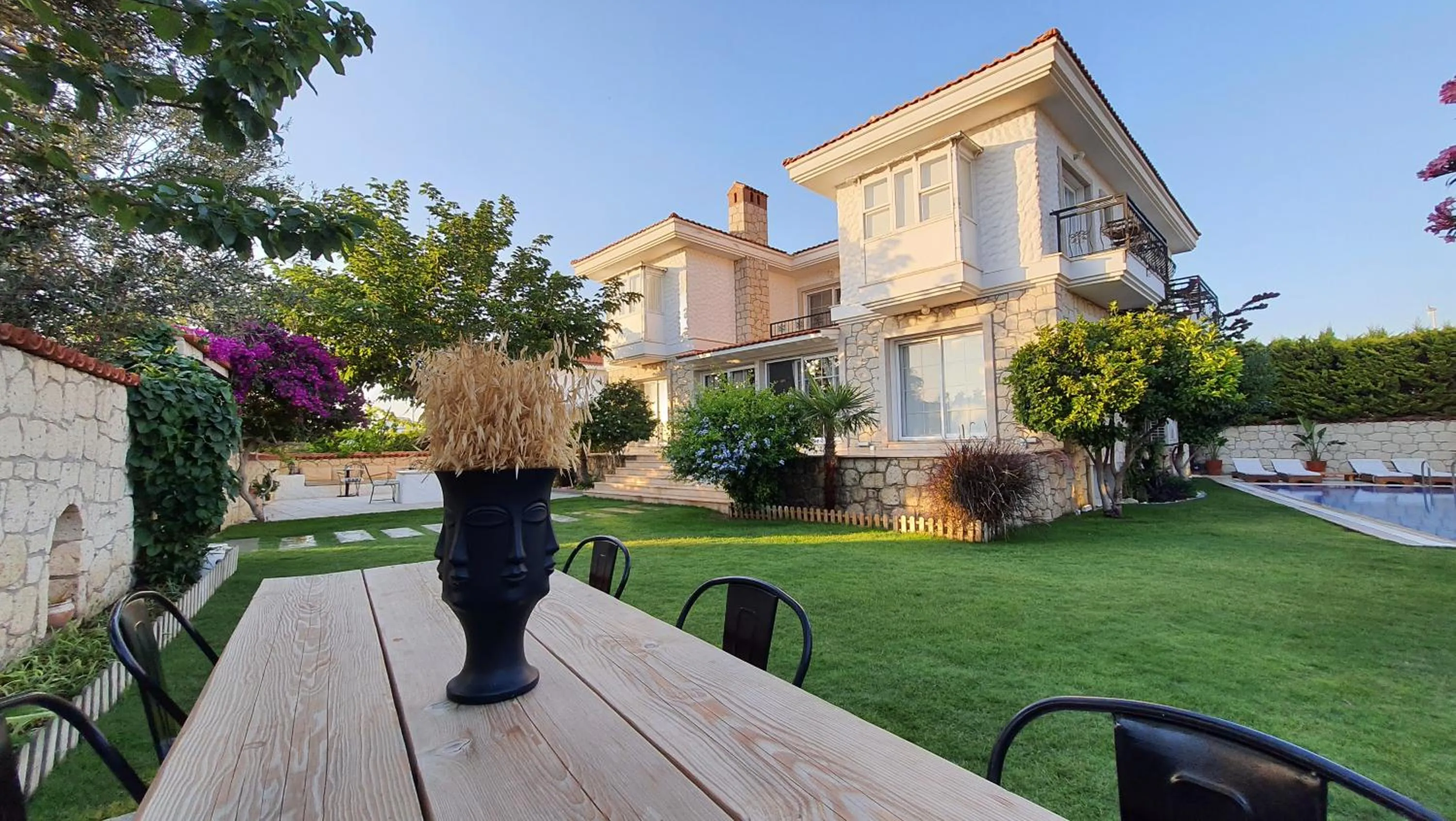 Property building in Adelfia Hotel