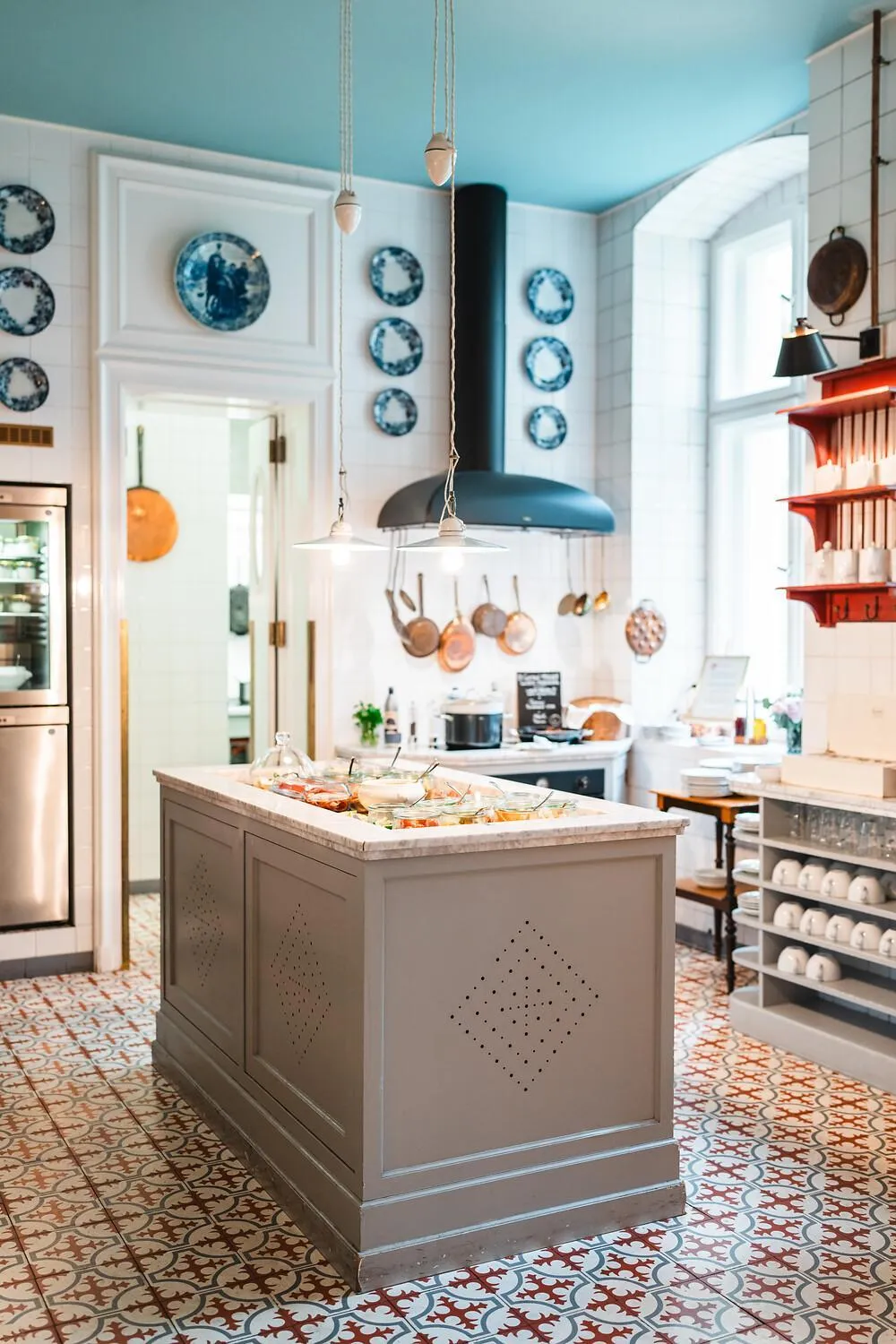 Communal kitchen in HENRI Hotel Berlin Kurfürstendamm