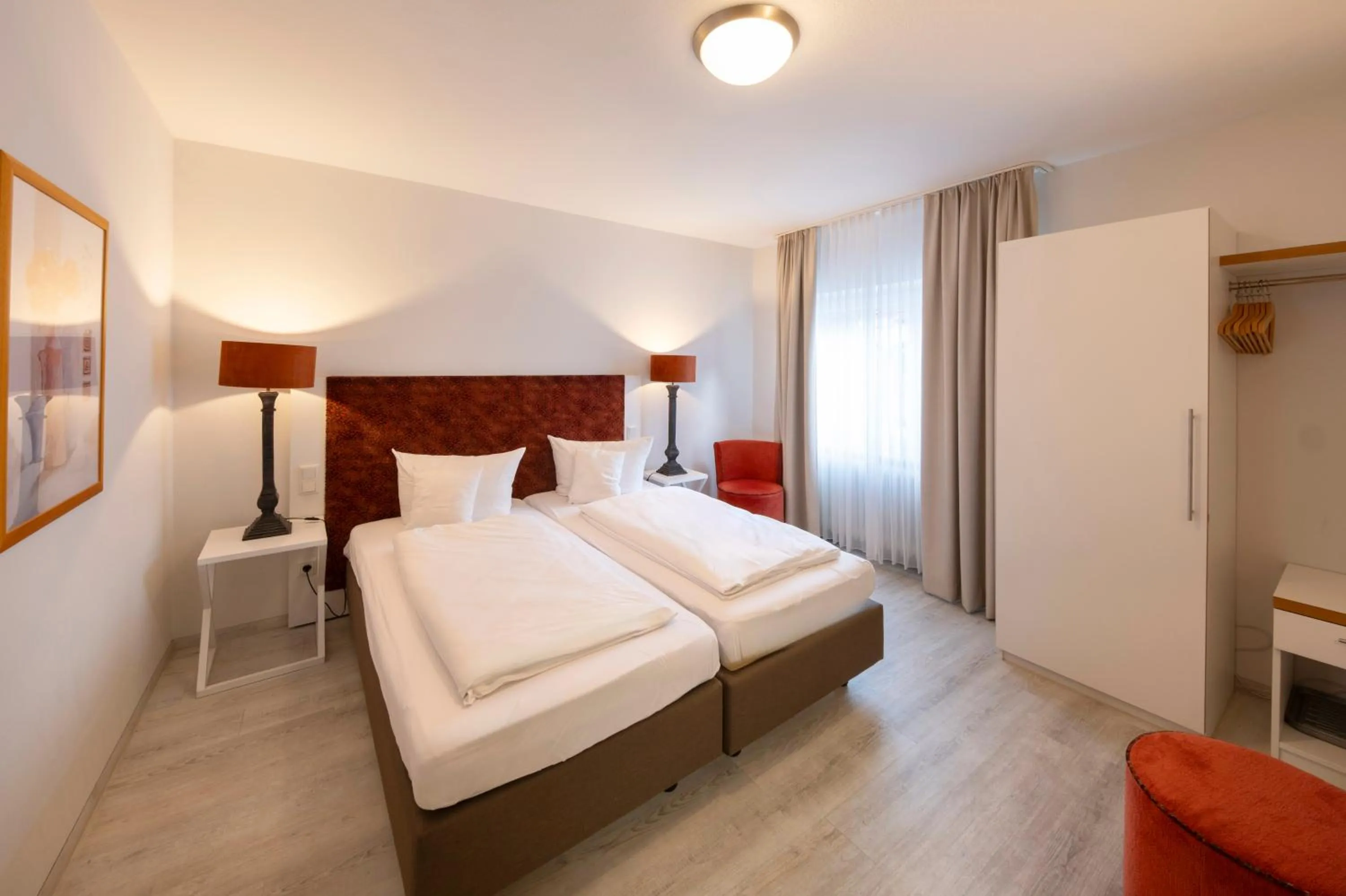 Photo of the whole room, Bed in Flair Hotel zum Storchen