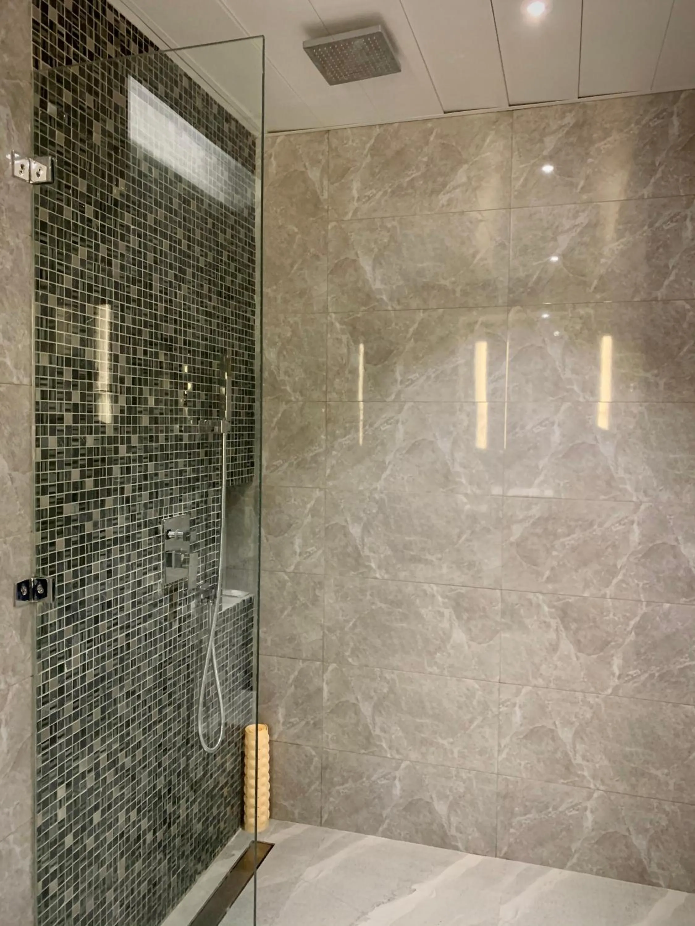 Bathroom in Capitol Hill Hotel and Suites