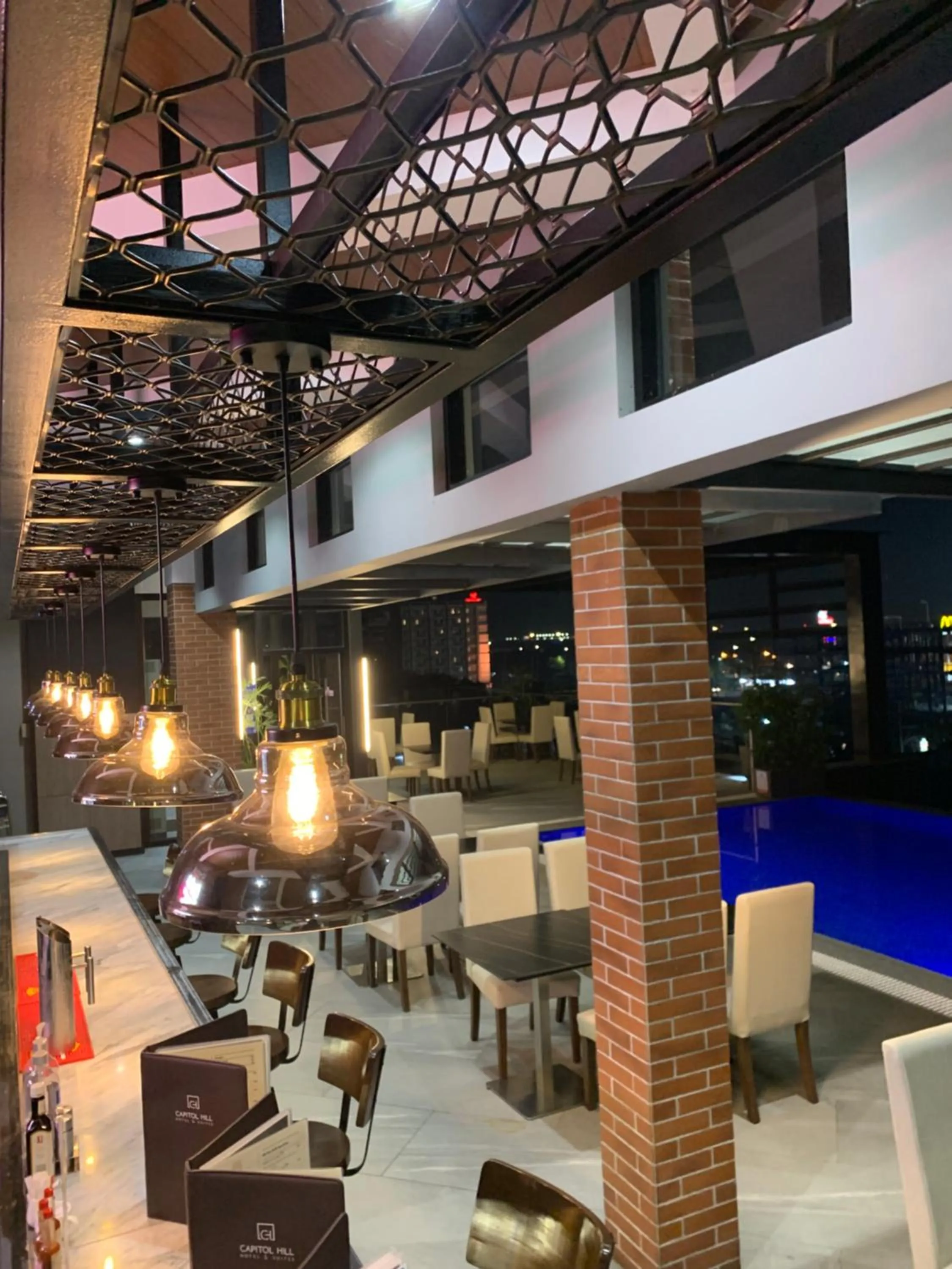 Lounge or bar in Capitol Hill Hotel and Suites