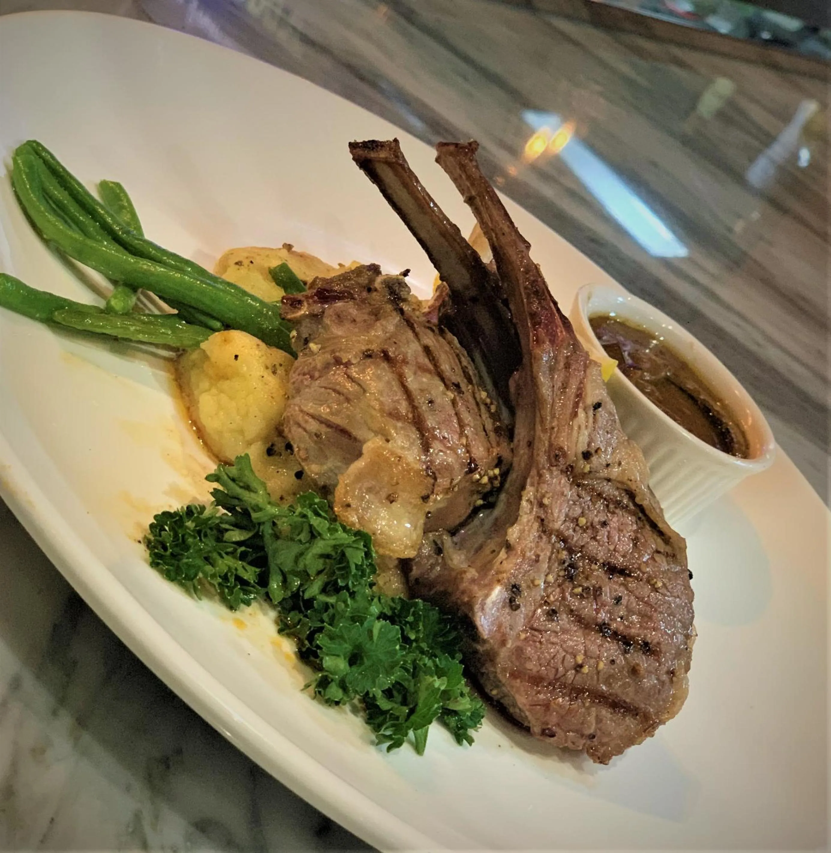 Restaurant/places to eat in Capitol Hill Hotel and Suites