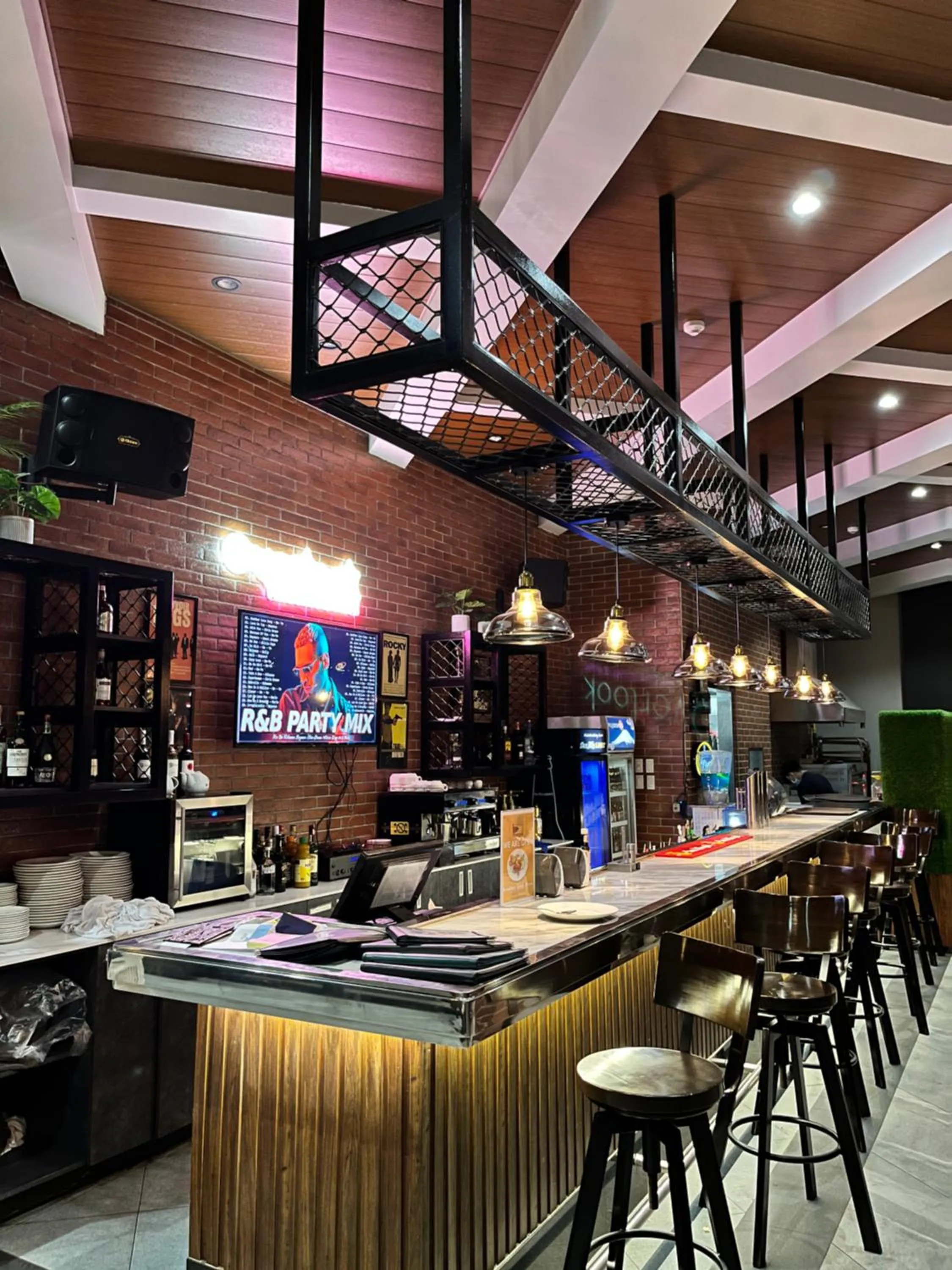 Lounge or bar in Capitol Hill Hotel and Suites