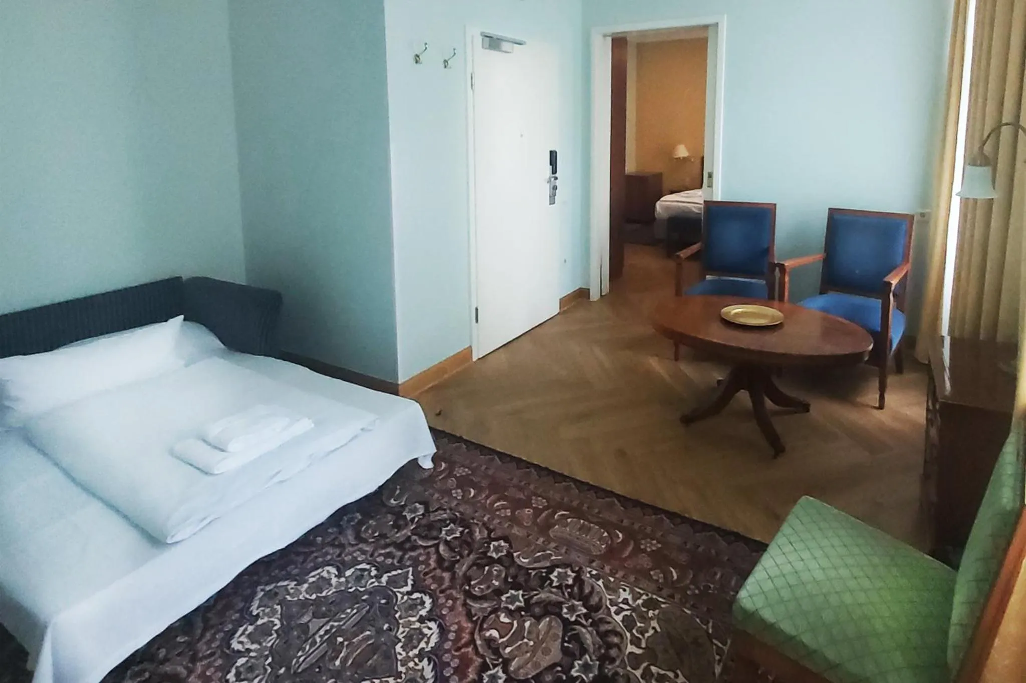 Photo of the whole room, Bed in Garner Hotel Berlin - Messe by IHG