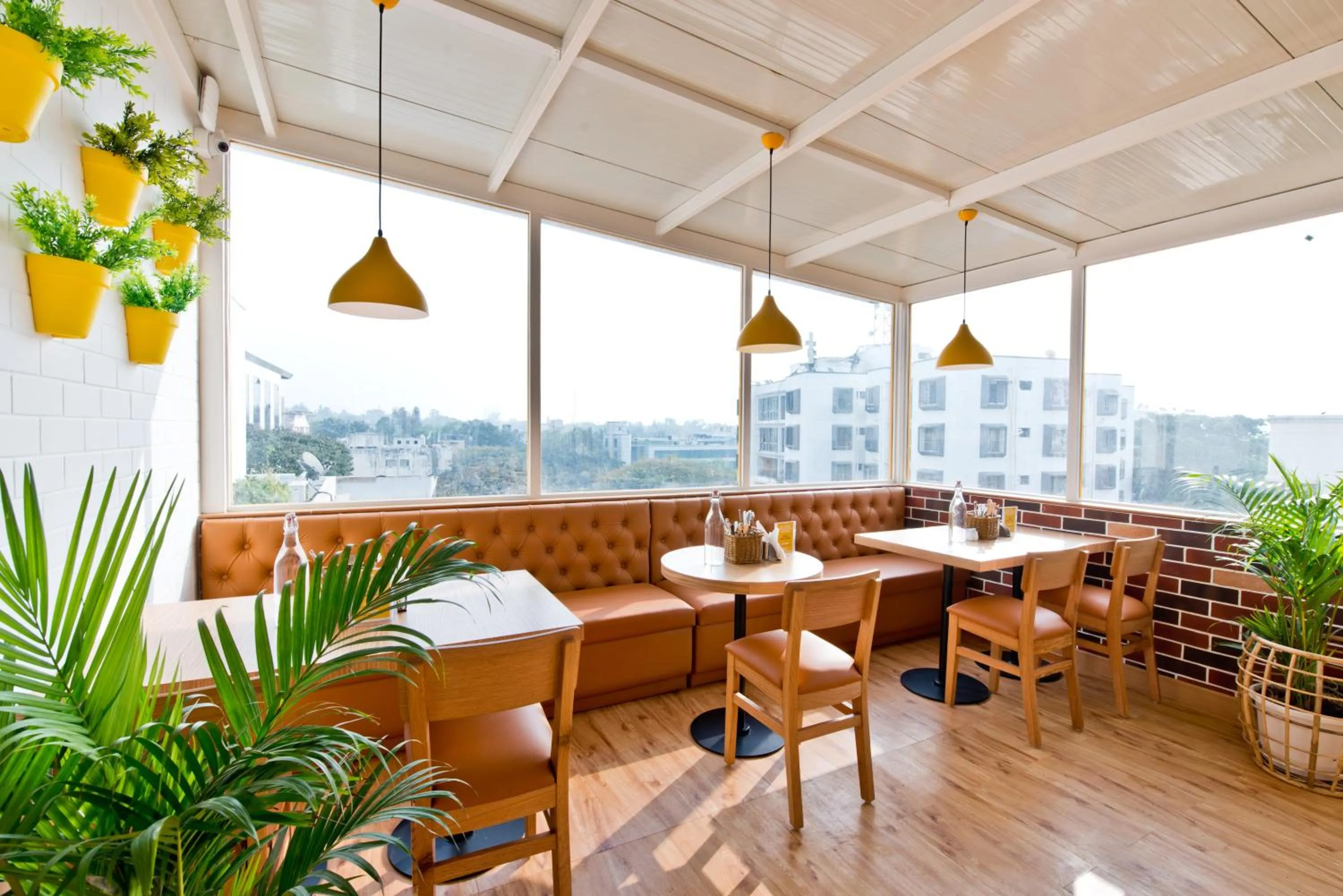 Restaurant/places to eat in bloomrooms @ City Centre