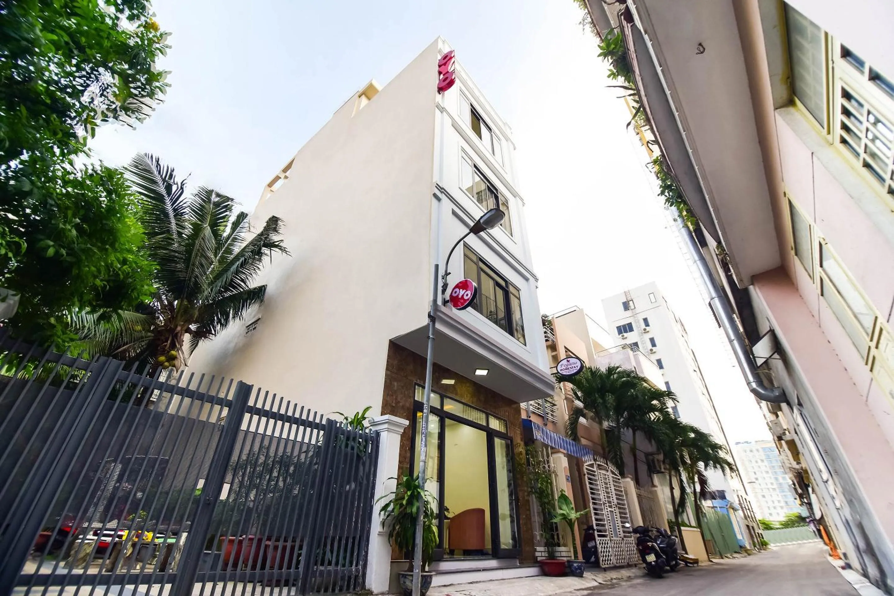 Facade/entrance in OYO 805 Pegasus Homestay