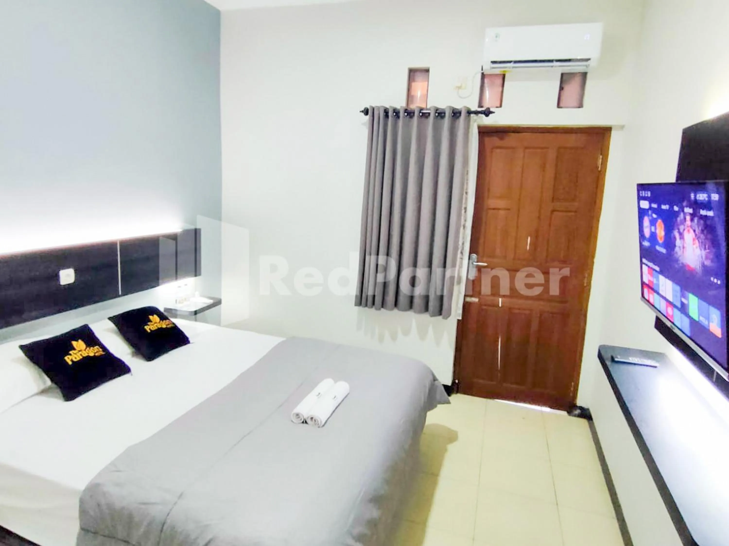 Bed in SPOT ON 2815 Hotel Damai