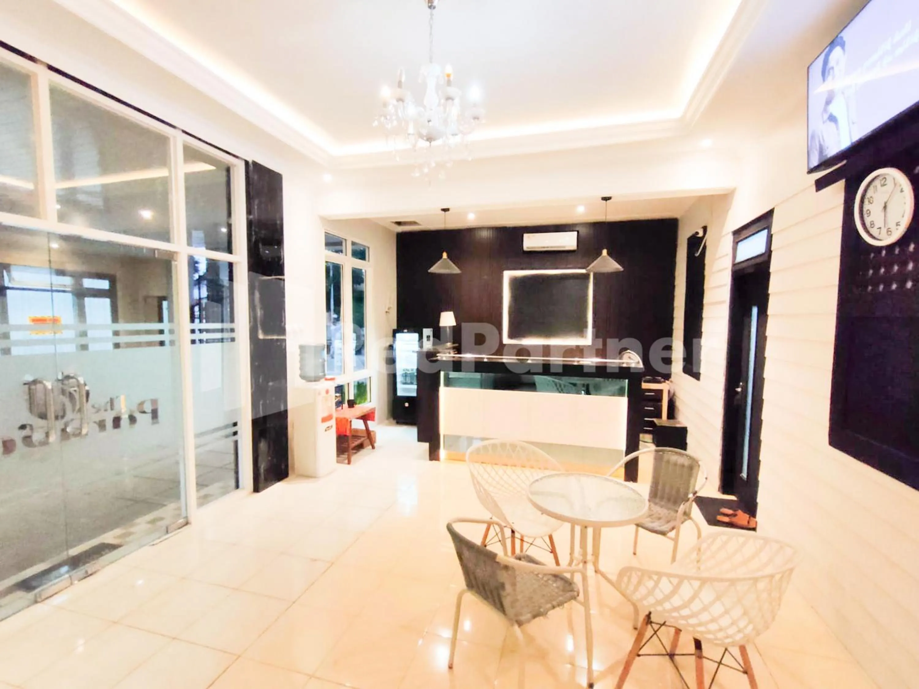 Lobby or reception in SPOT ON 2815 Hotel Damai