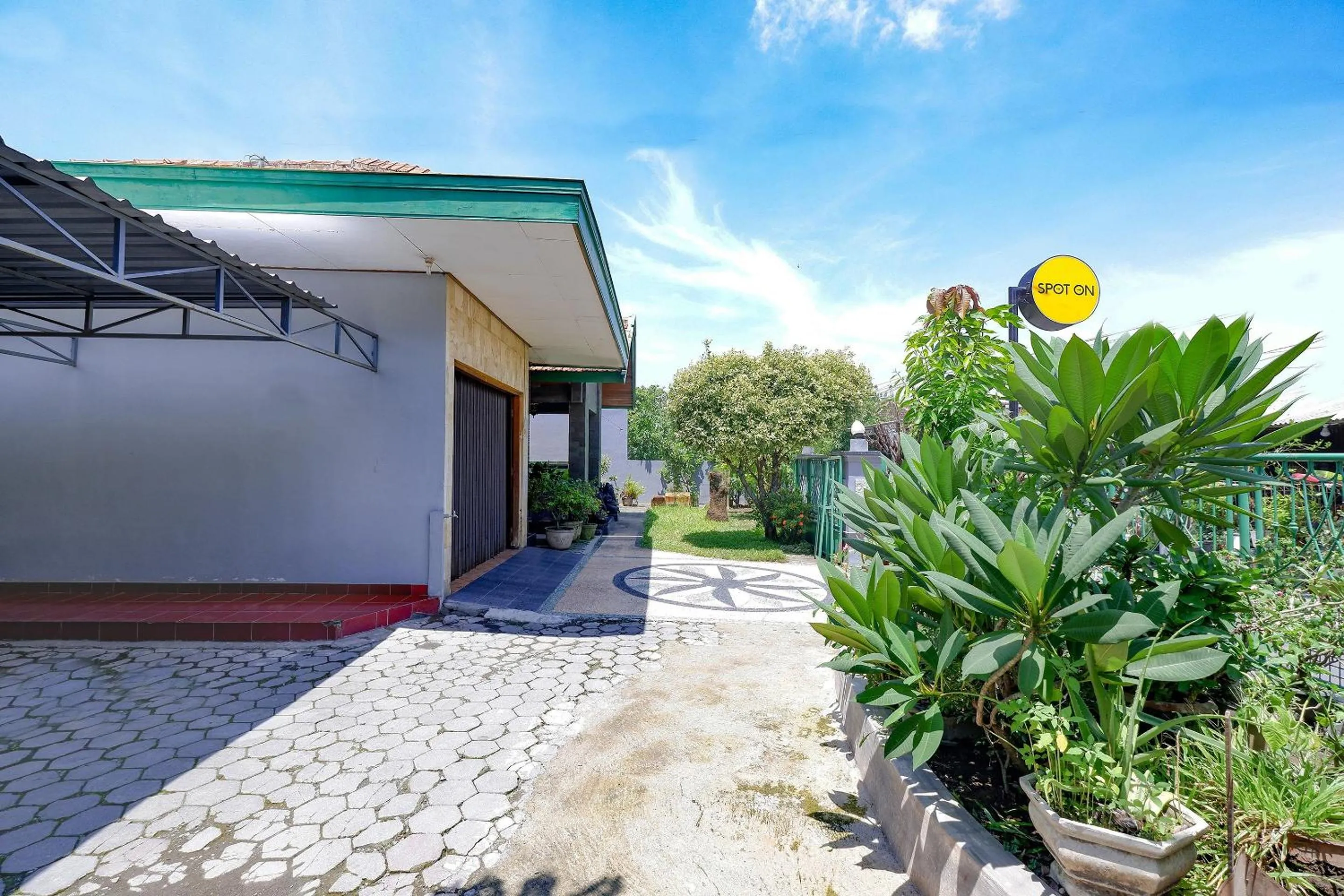Facade/entrance in Hotel O Griya Kawula Syariah
