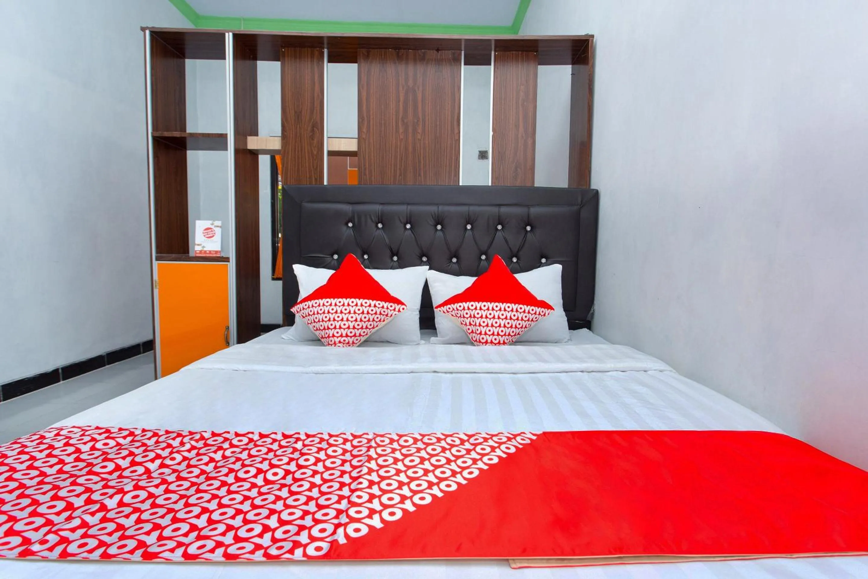Bedroom, Bed in Hotel O Griya Annisa