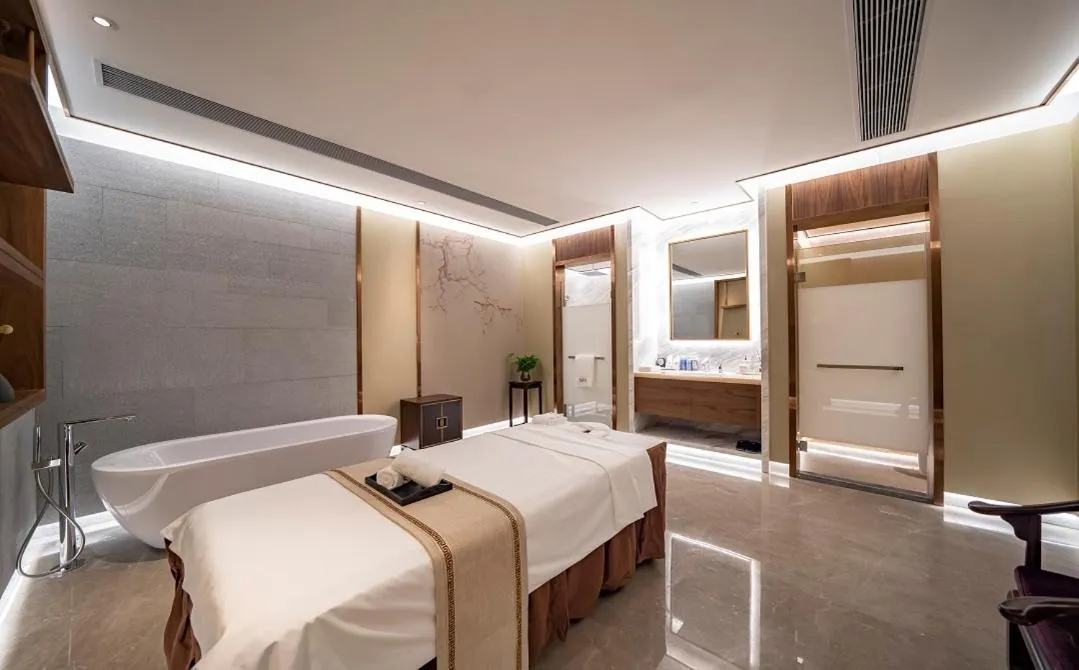 Spa and wellness centre/facilities, Bed in Vignette Collection Haikou Yatter Hotel by IHG