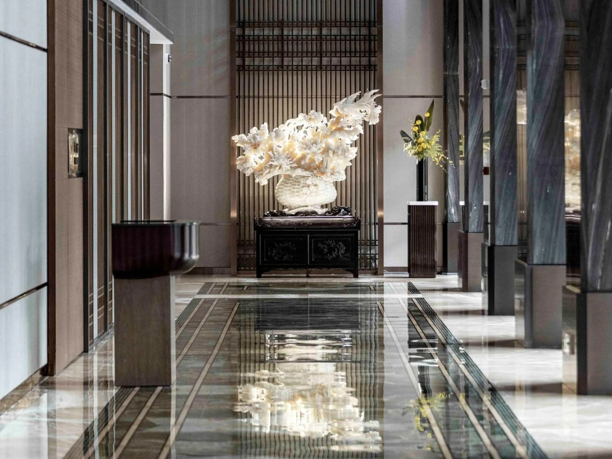 Lobby or reception in Vignette Collection Haikou Yatter Hotel by IHG