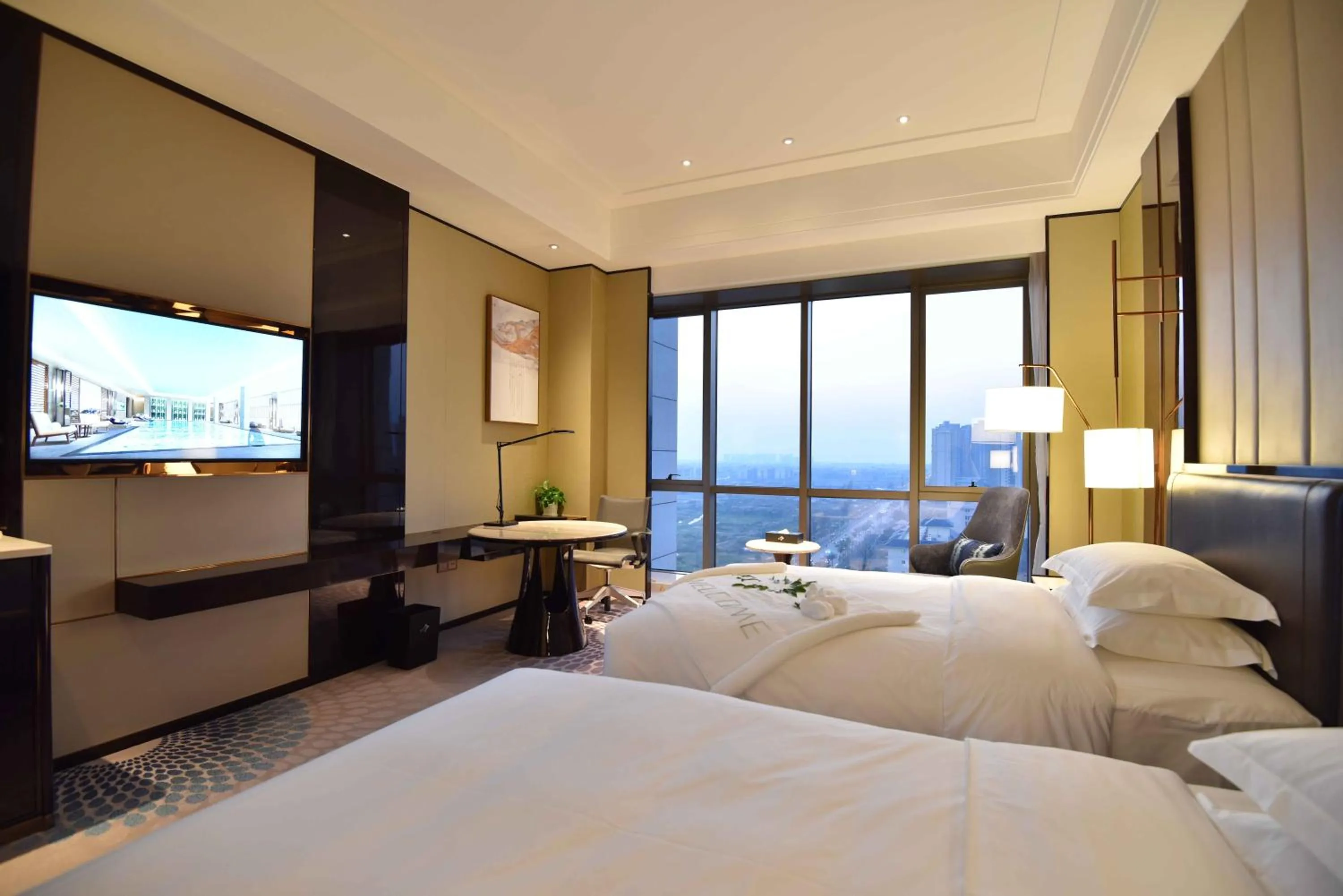 Bed in Vignette Collection Haikou Yatter Hotel by IHG