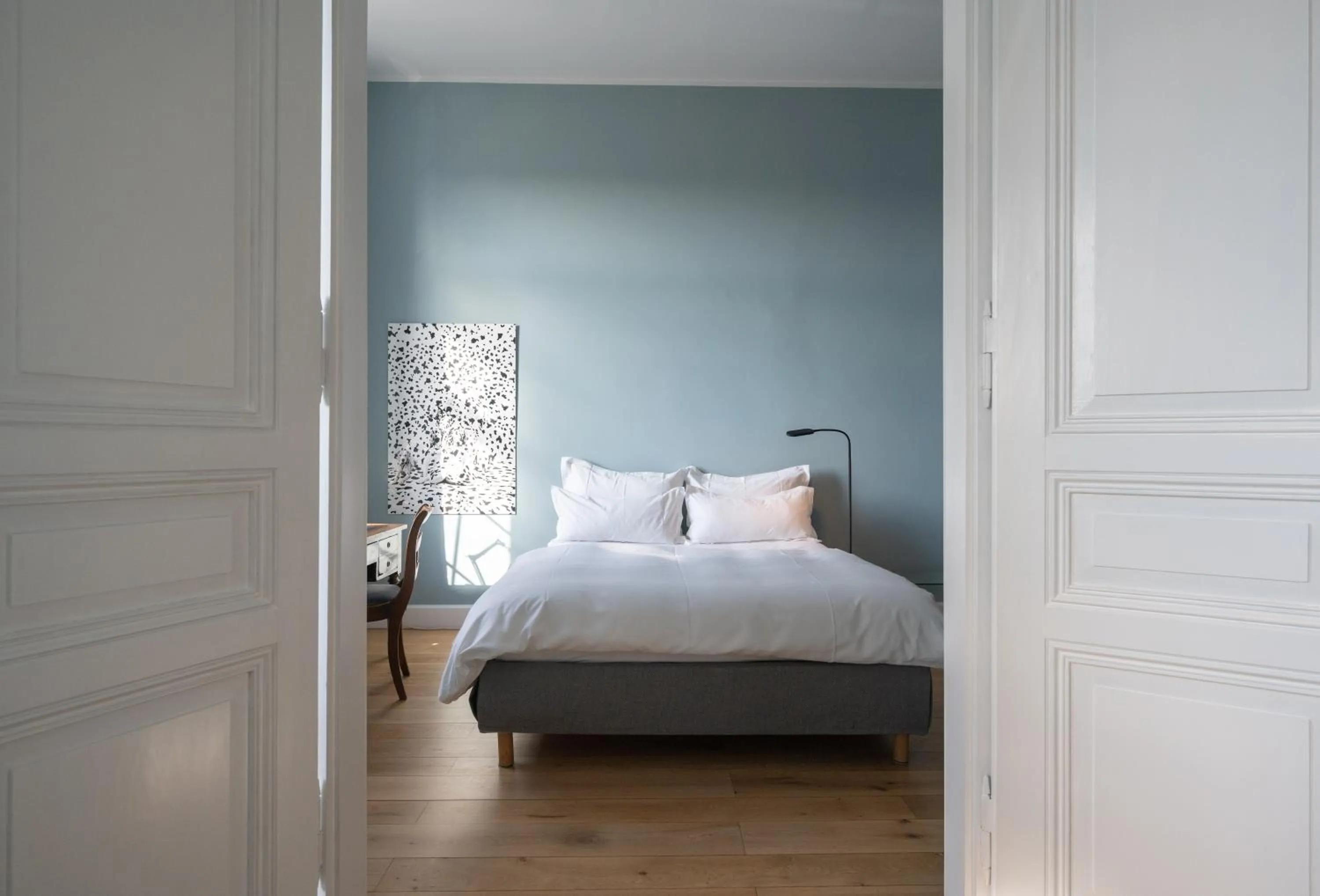 Bedroom, Bed in The New Yorker Hotel Köln-Messe