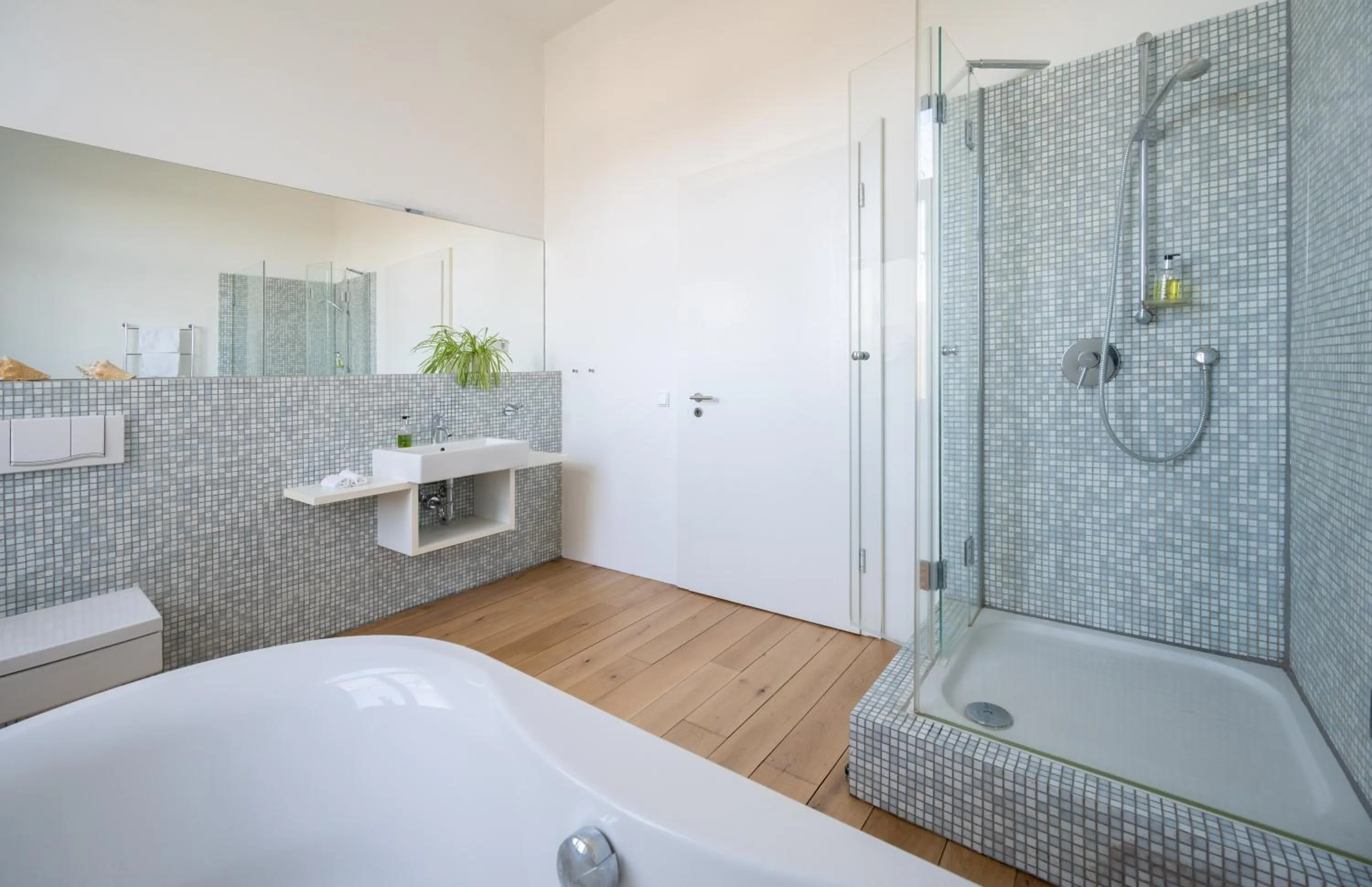 Bathroom in The New Yorker Hotel Köln-Messe