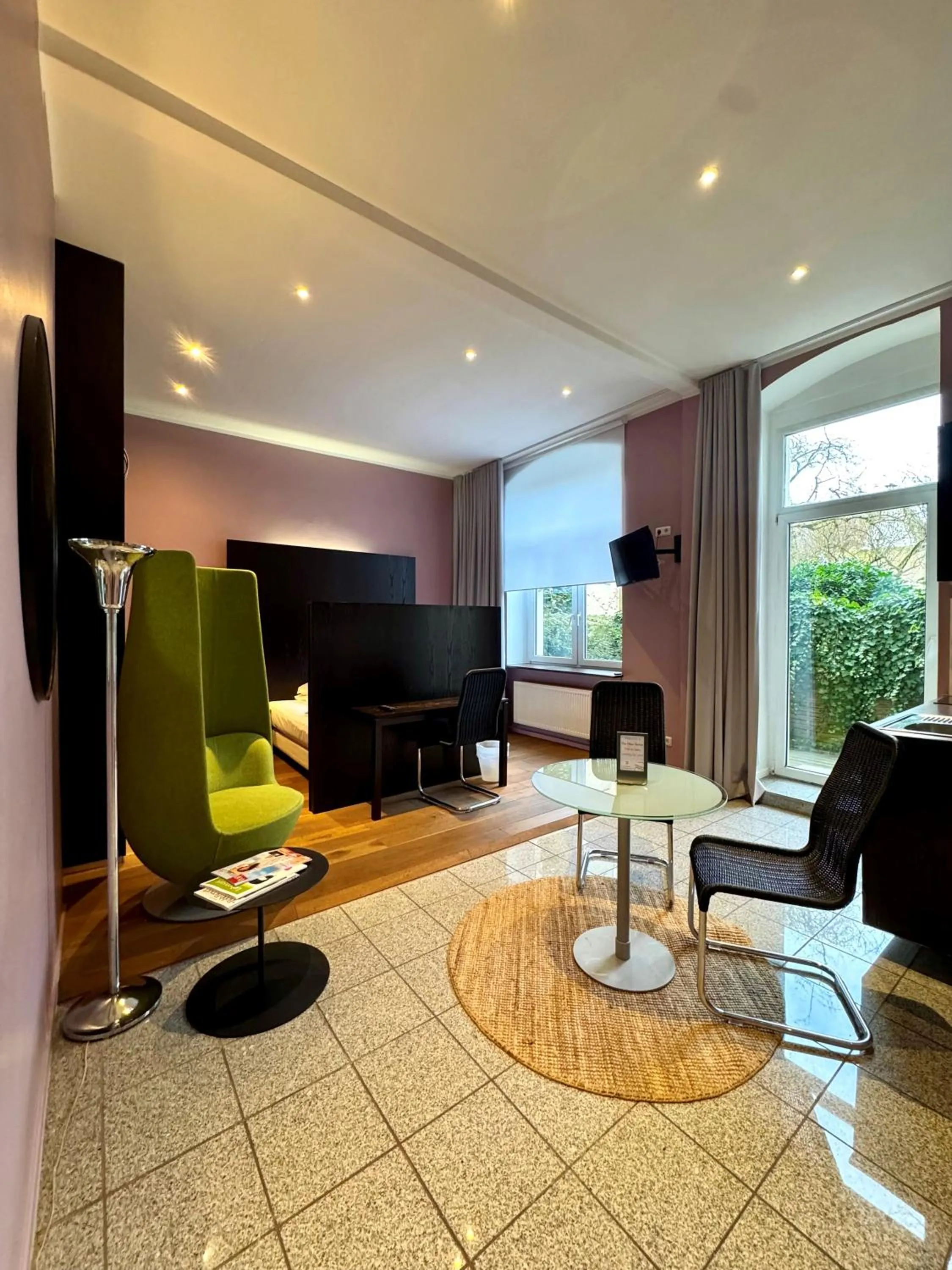 Photo of the whole room in The New Yorker Hotel Köln-Messe