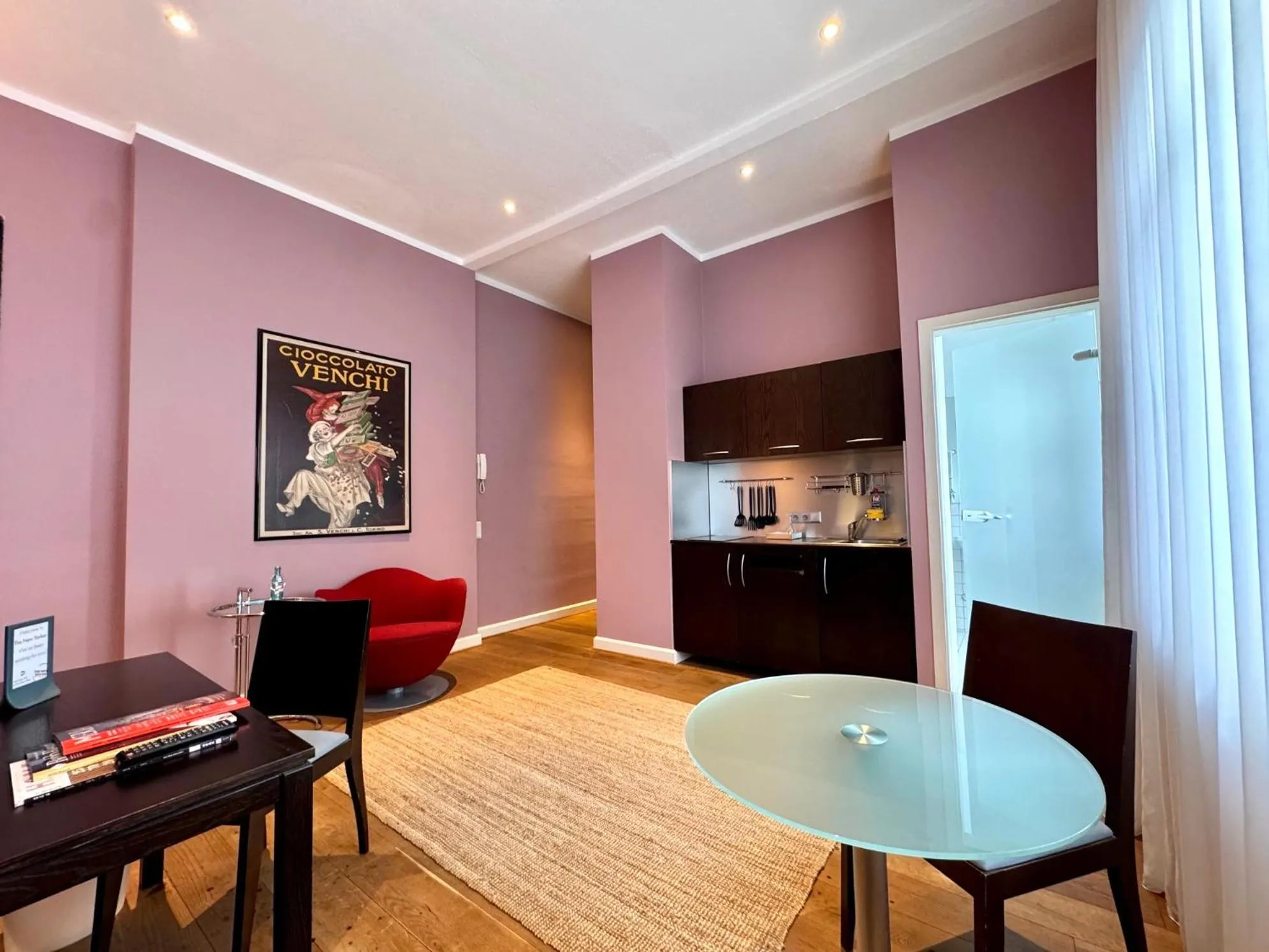 Photo of the whole room in The New Yorker Hotel Köln-Messe