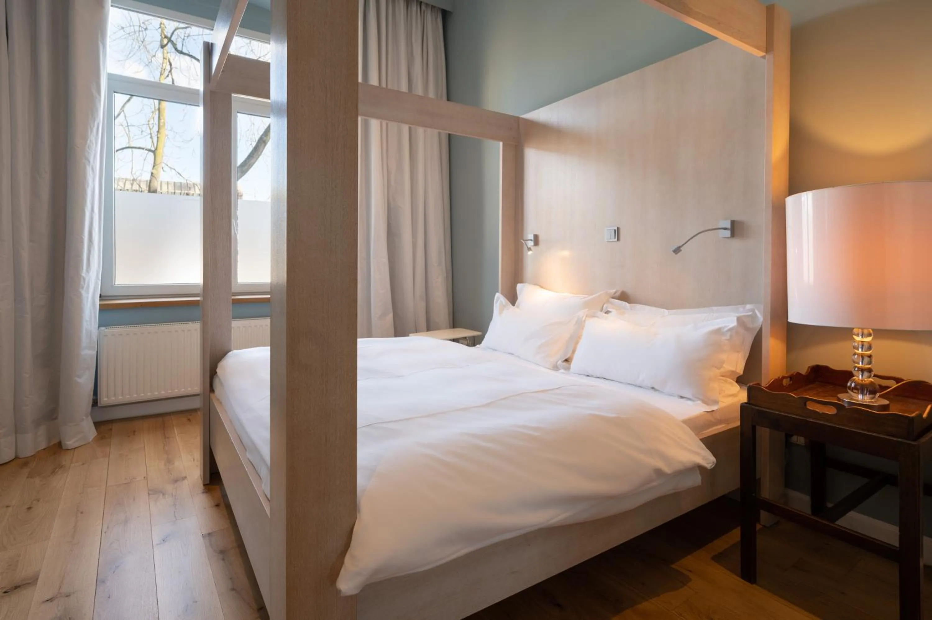 Bedroom, Bed in The New Yorker Hotel Köln-Messe