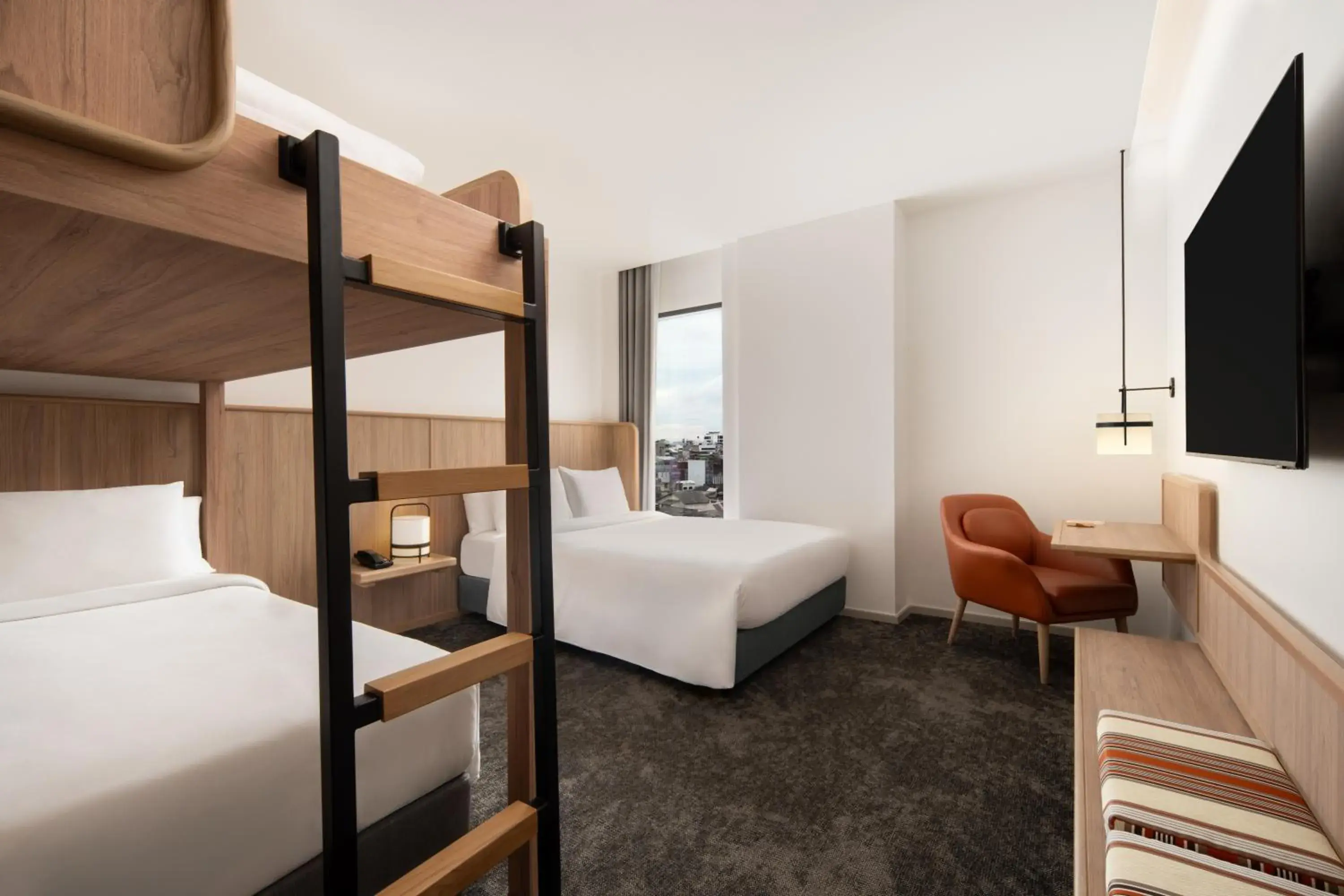 Roomy Queen Bunk in ASAI Bangkok Chinatown Roomy Queen Bunk in ASAI Bangkok Chinatown