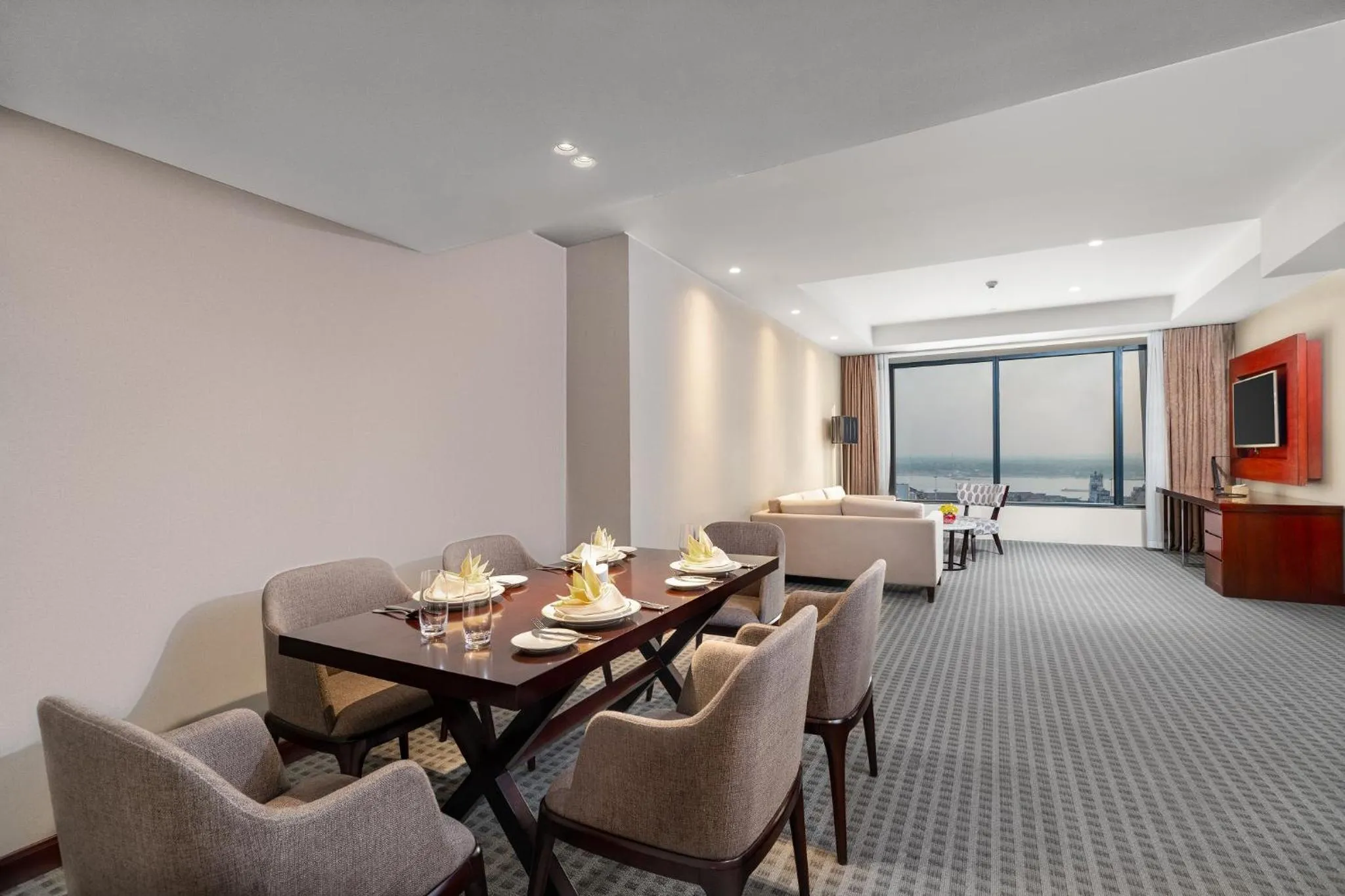 Living room in Yangon Thanlwin Hotel